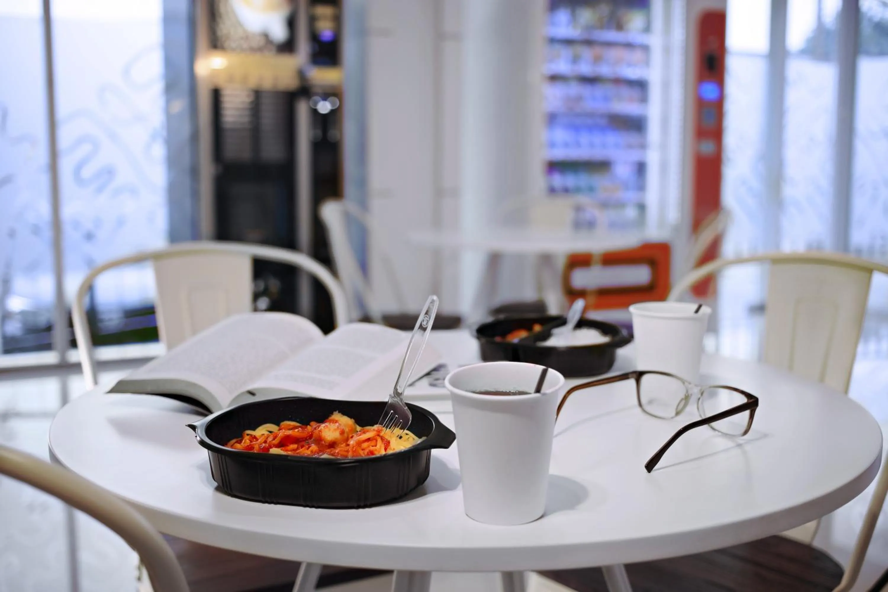 Coffee/tea facilities in Starlet Hotel Jakarta Airport