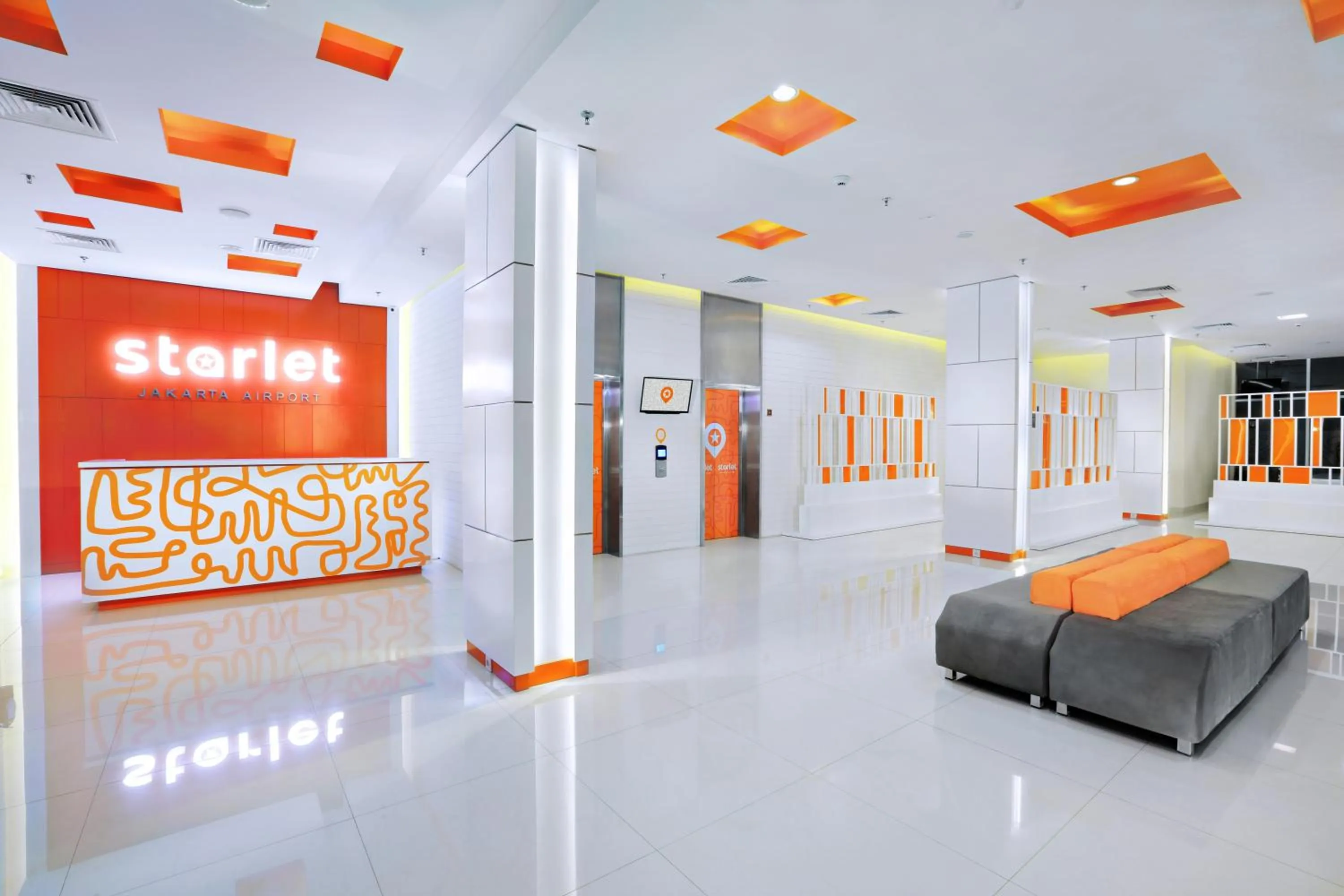 Lobby or reception in Starlet Hotel Jakarta Airport