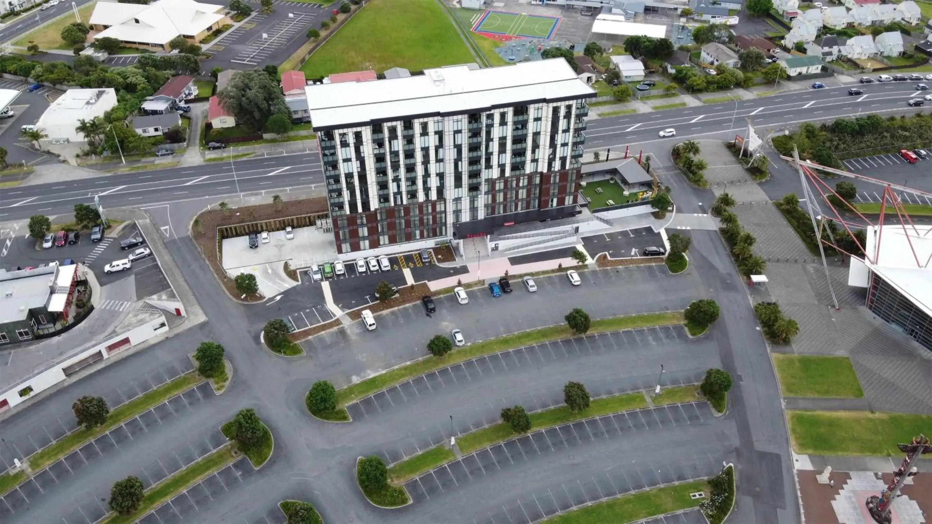 Property building in Ramada Suites by Wyndham Auckland Manukau Pacfic Centre Property building in Ramada Suites by Wyndham Auckland Manukau Pacfic Centre