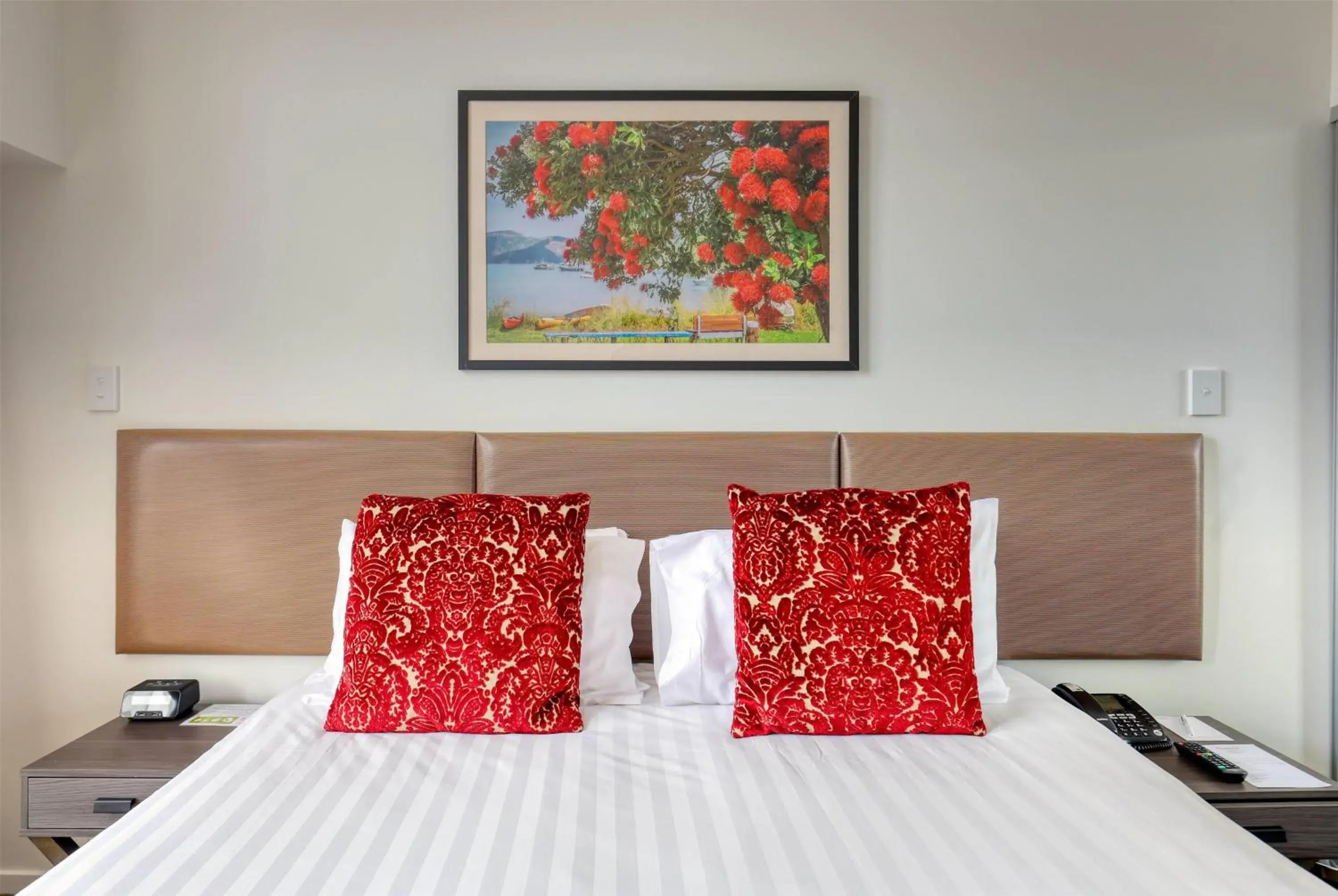 Photo of the whole room, Bed in Ramada Suites by Wyndham Auckland Manukau Pacfic Centre Photo of the whole room, Bed in Ramada Suites by Wyndham Auckland Manukau Pacfic Centre