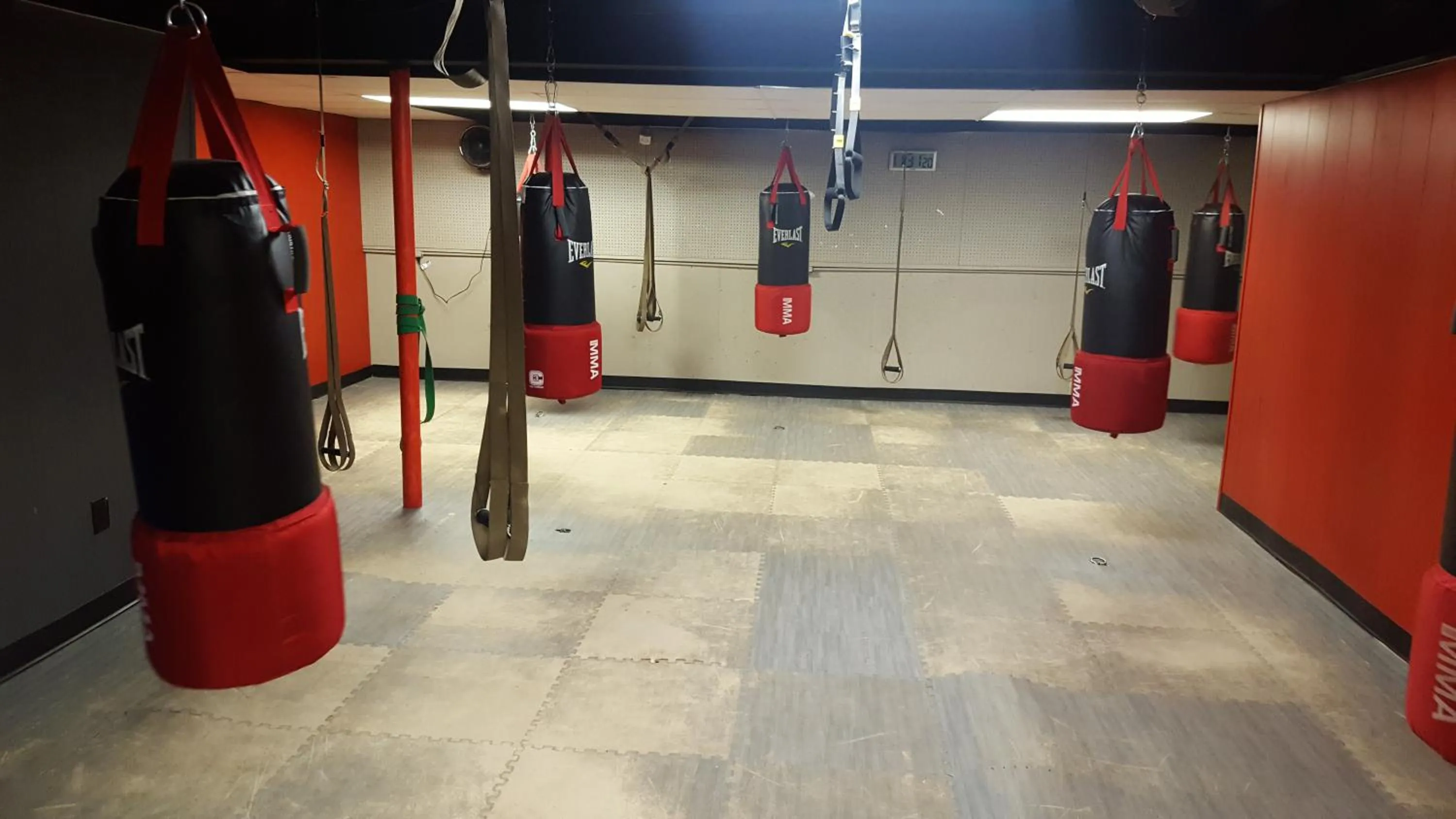 Fitness centre/facilities in Super 8 by Wyndham Osceola IA