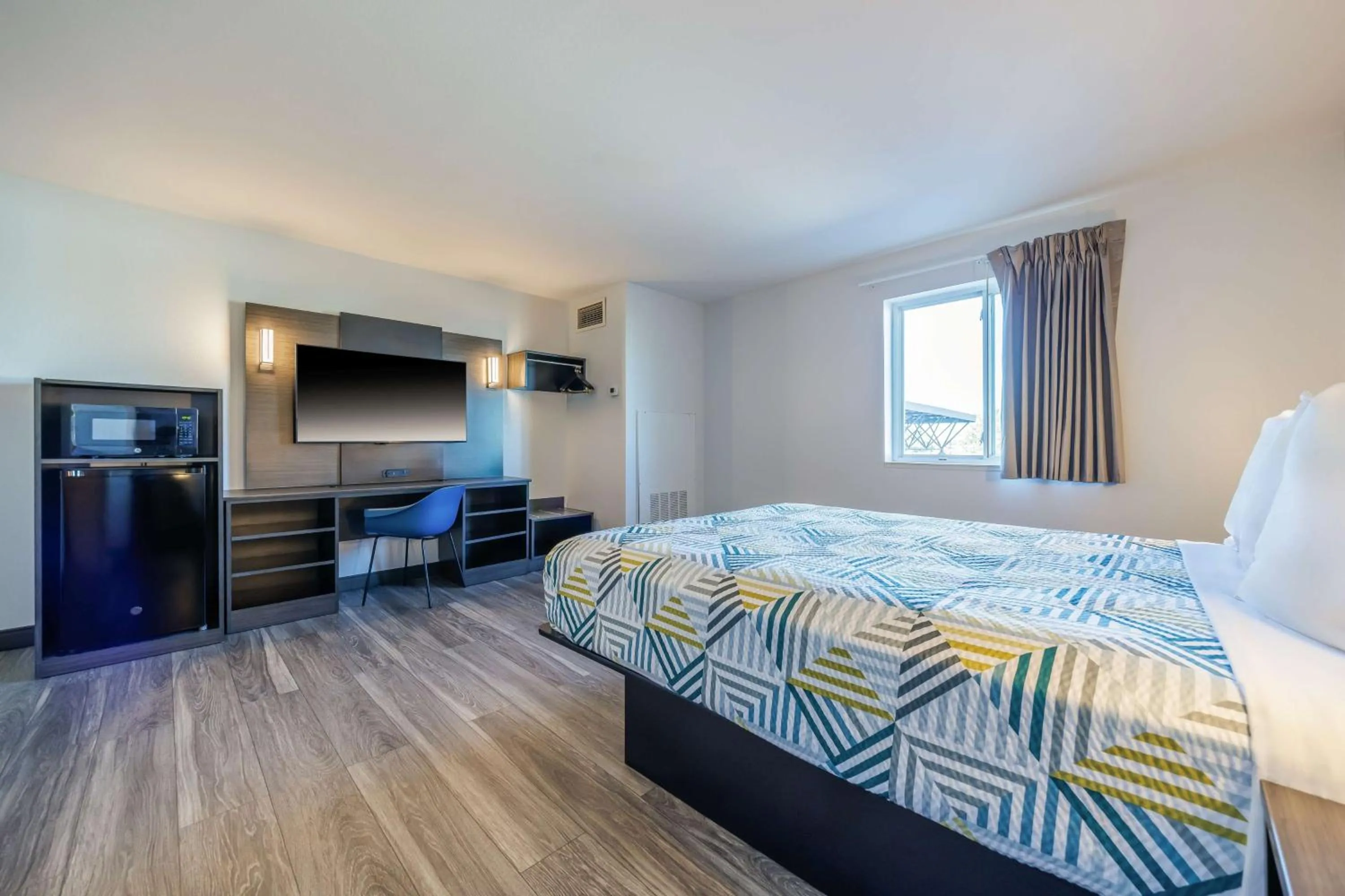 Bedroom in Motel 6-Grand Island, NE