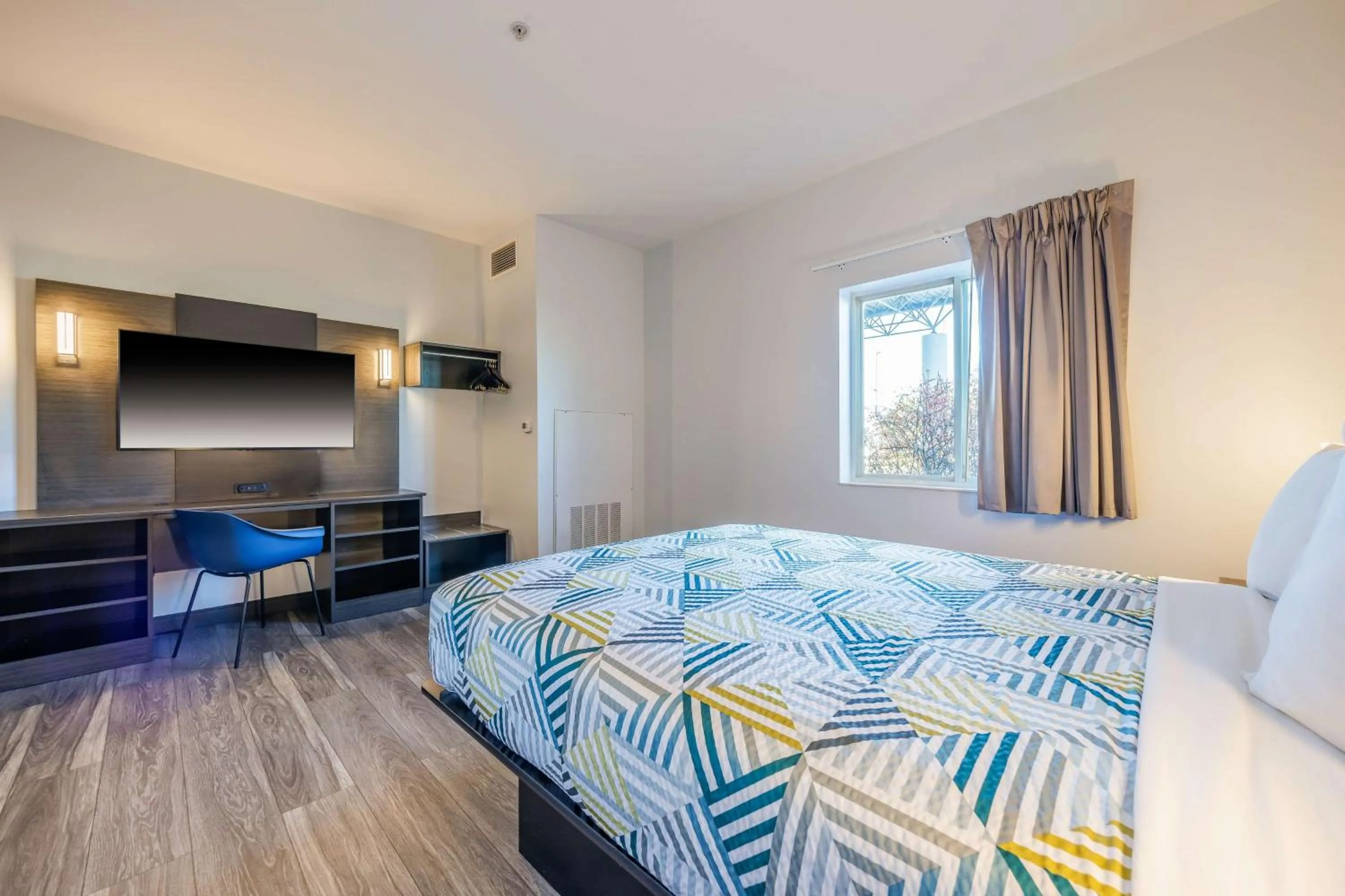 Bedroom in Motel 6-Grand Island, NE