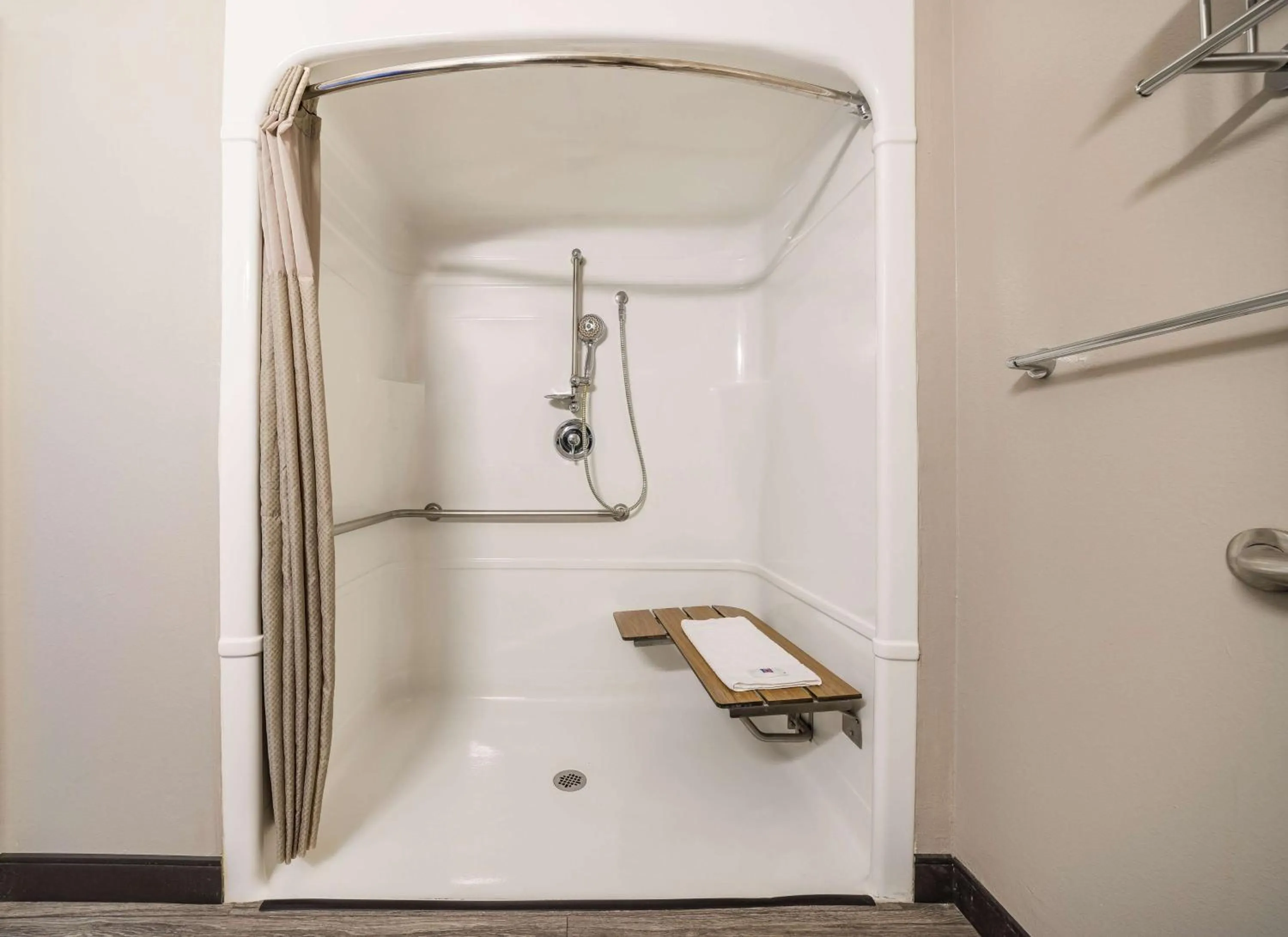 Bathroom in Motel 6-Grand Island, NE