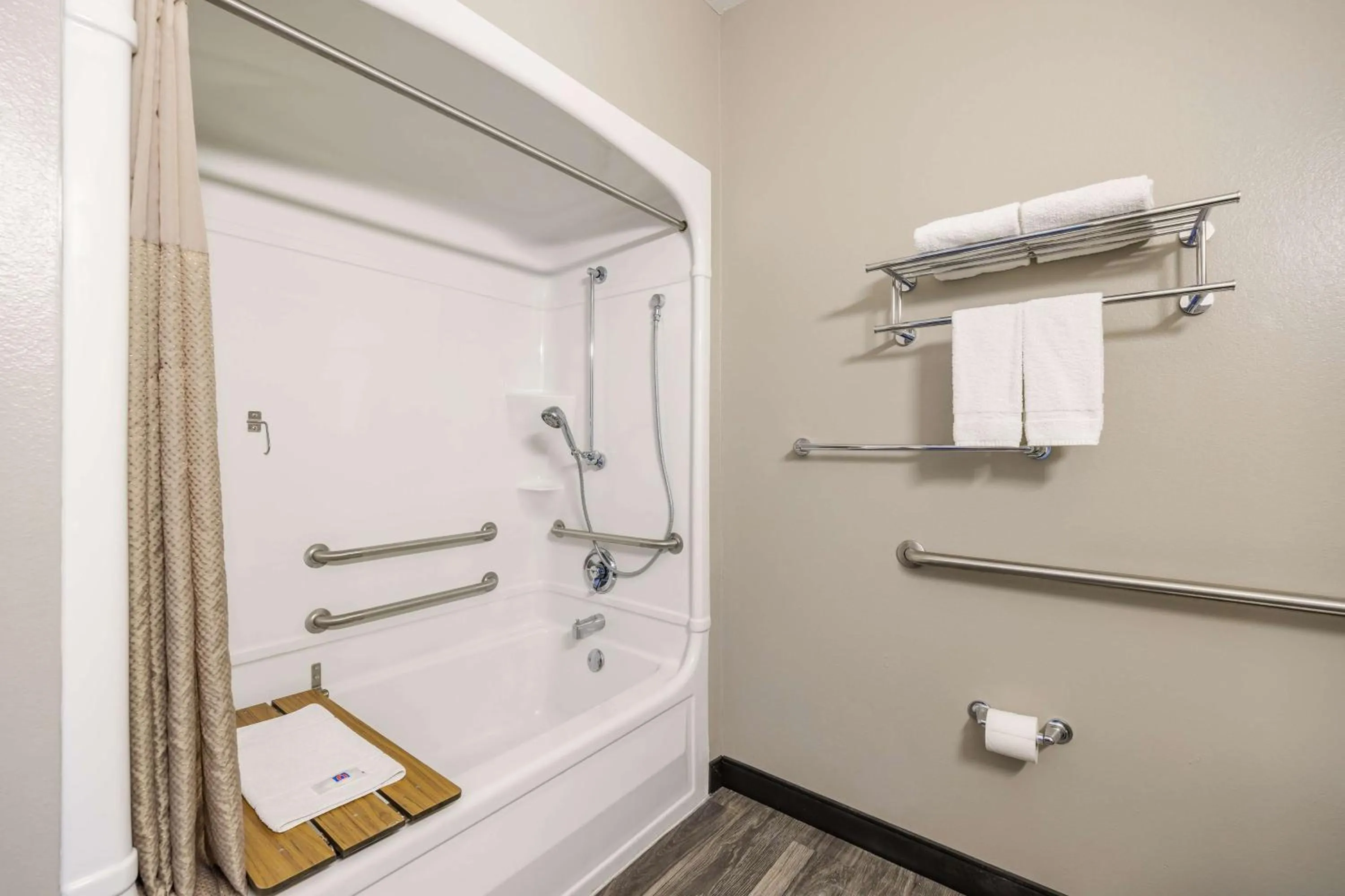 Bathroom in Motel 6-Grand Island, NE