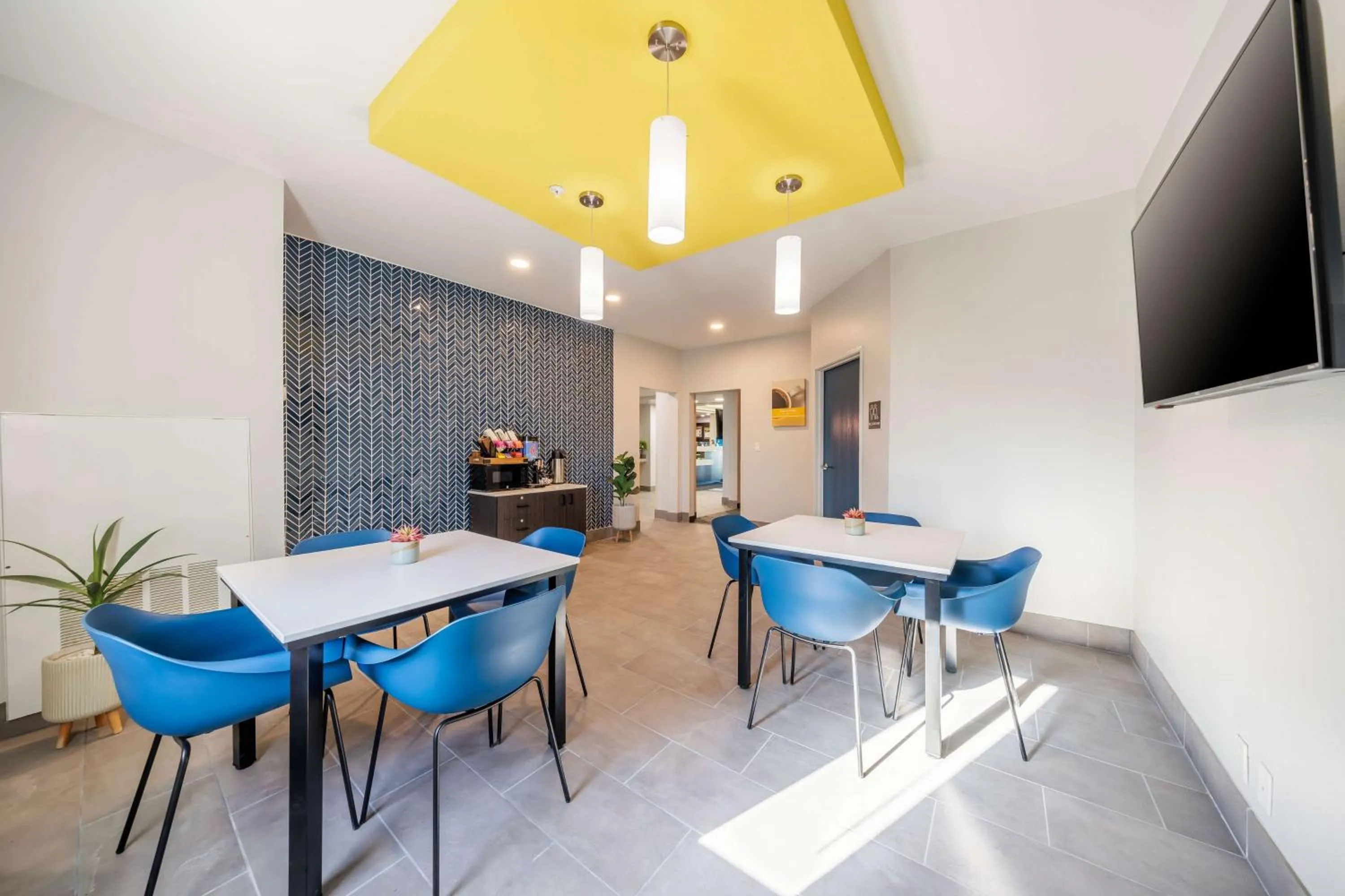 Restaurant/places to eat in Motel 6-Grand Island, NE