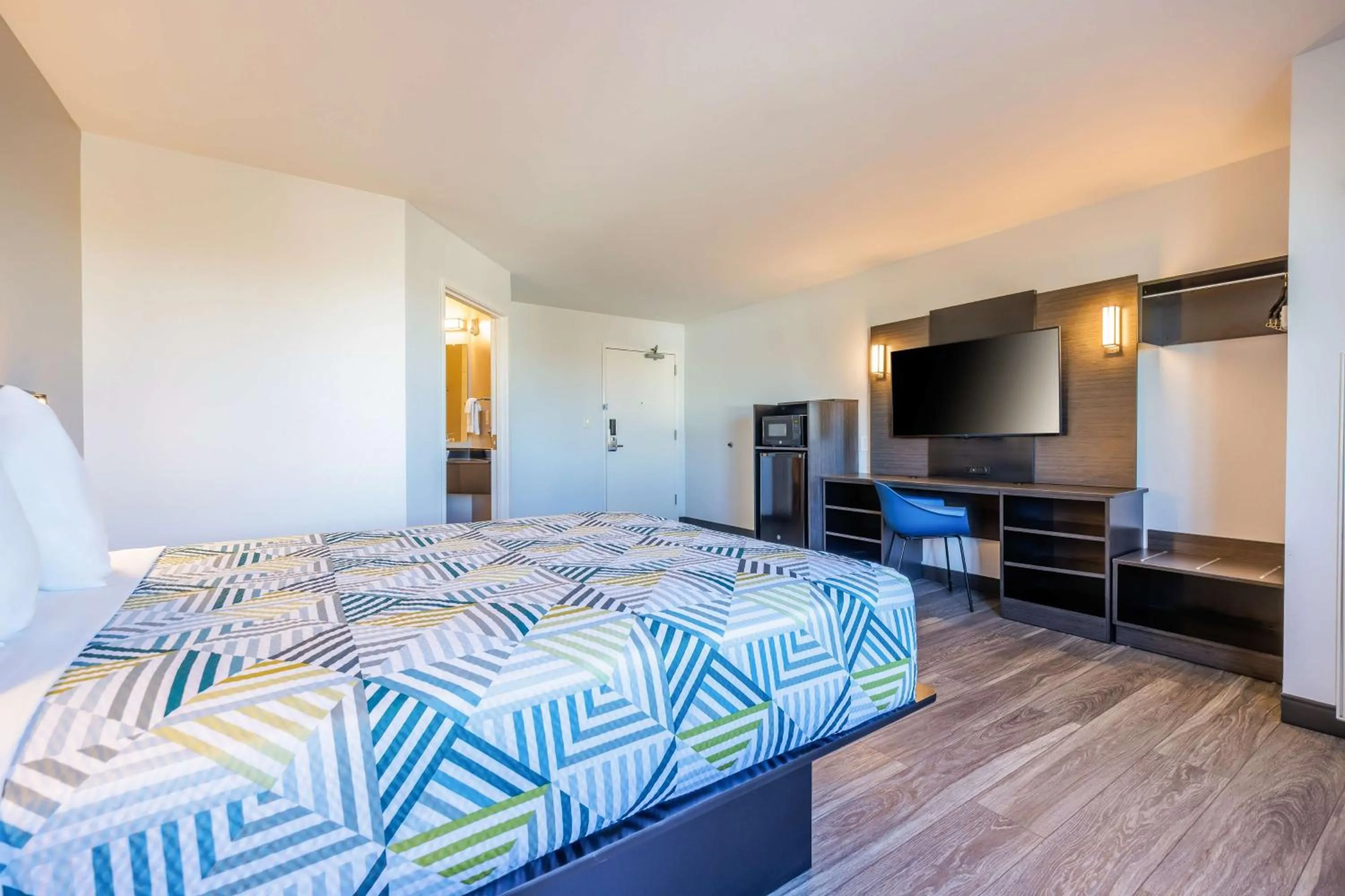 Bedroom in Motel 6-Grand Island, NE