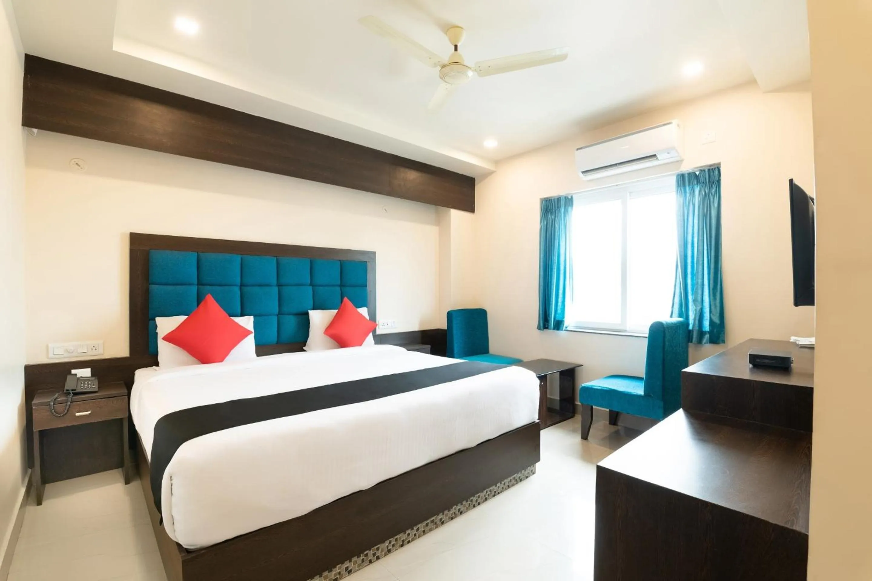 Bedroom, Bed in Capital O Seatree