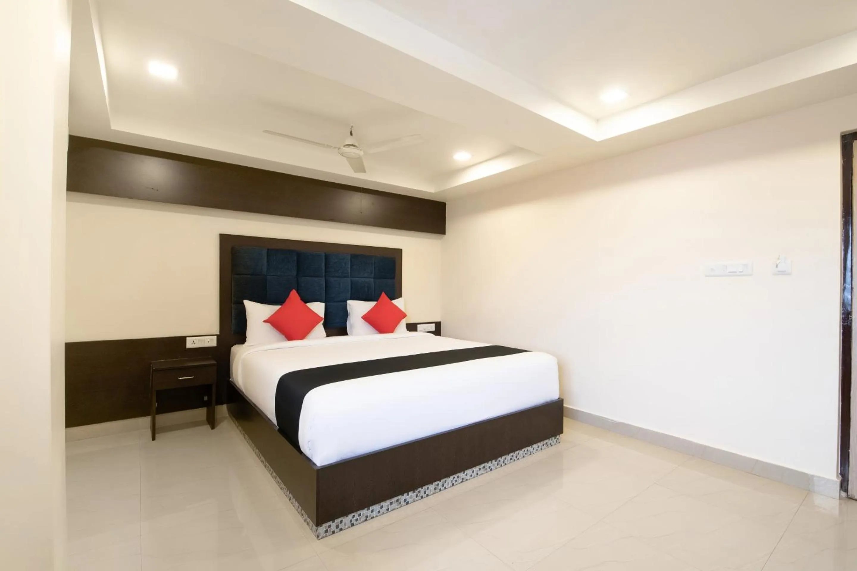 Bedroom, Bed in Capital O Seatree