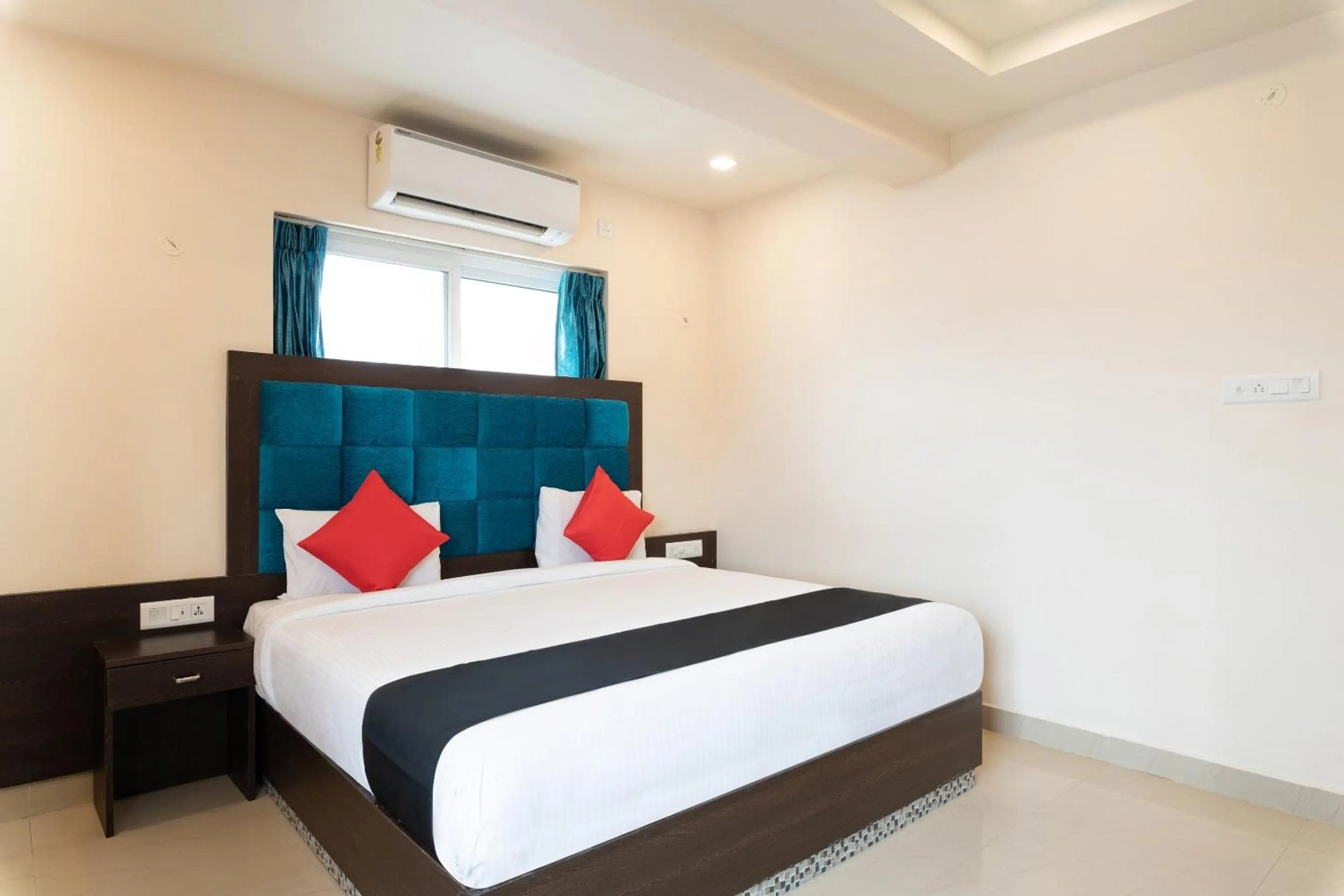 Bedroom, Bed in Capital O Seatree