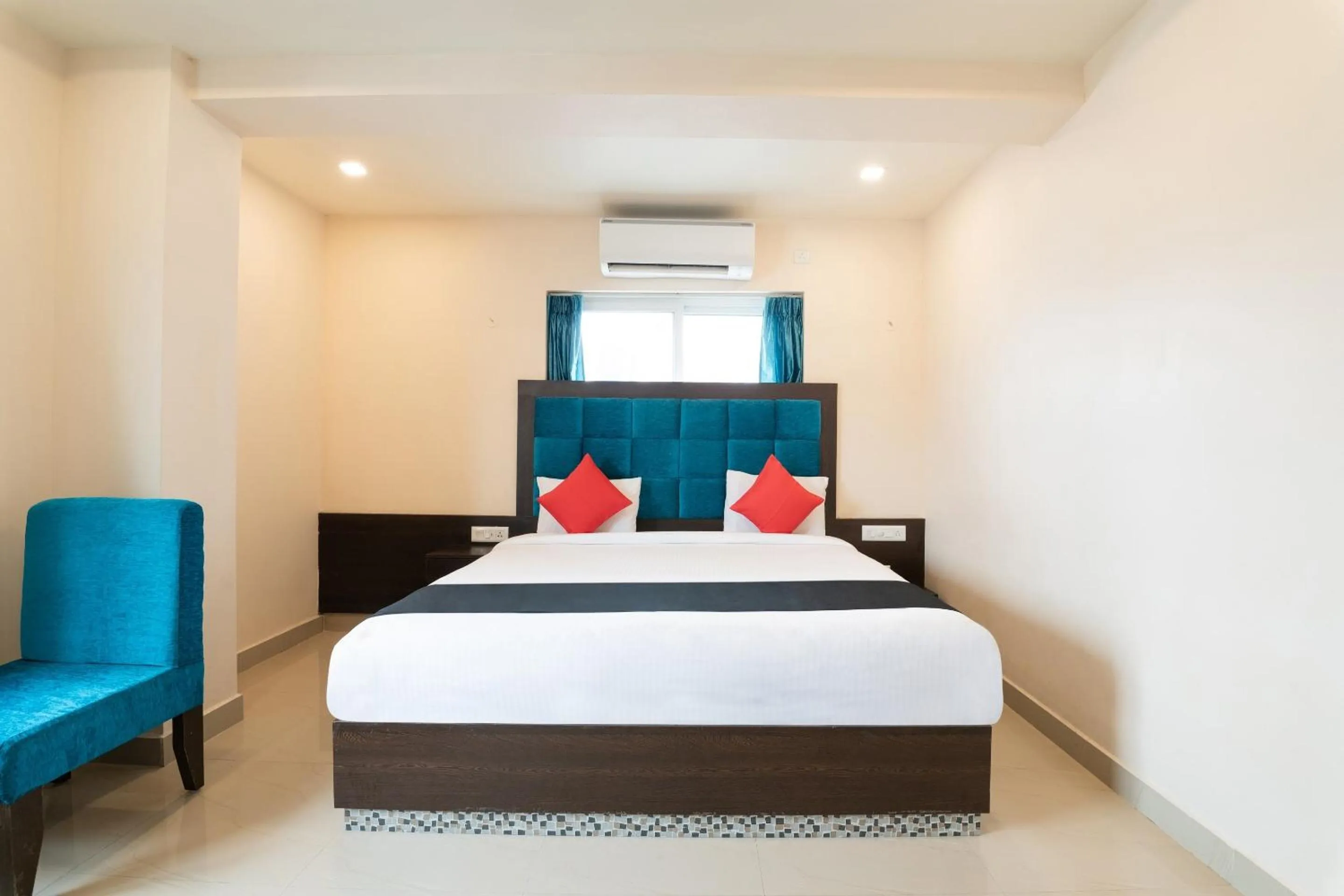 Bedroom, Bed in Capital O Seatree