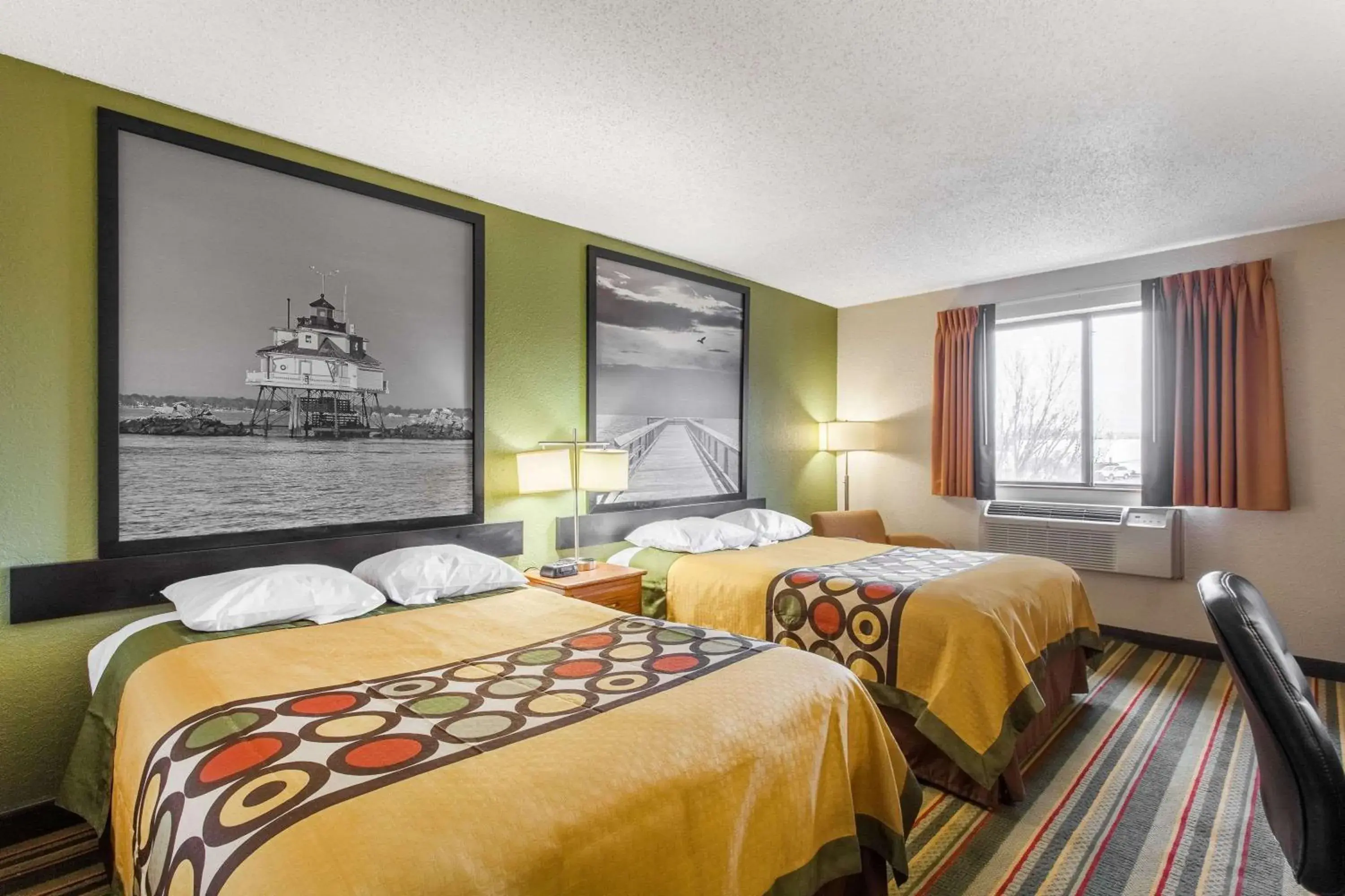 Photo of the whole room, Bed in Super 8 by Wyndham College Park Wash DC Area Photo of the whole room, Bed in Super 8 by Wyndham College Park Wash DC Area