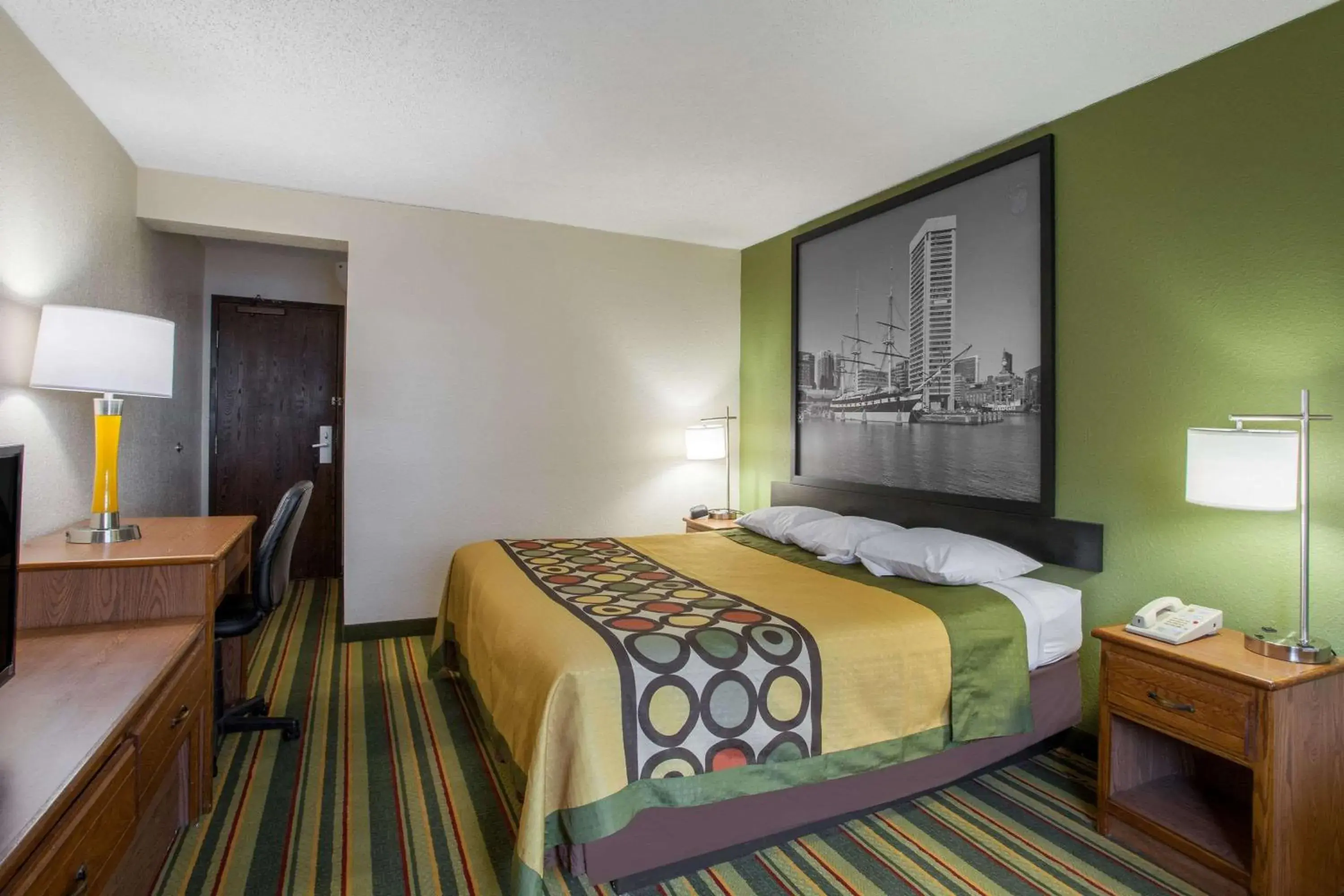 Photo of the whole room, Bed in Super 8 by Wyndham College Park Wash DC Area Photo of the whole room, Bed in Super 8 by Wyndham College Park Wash DC Area