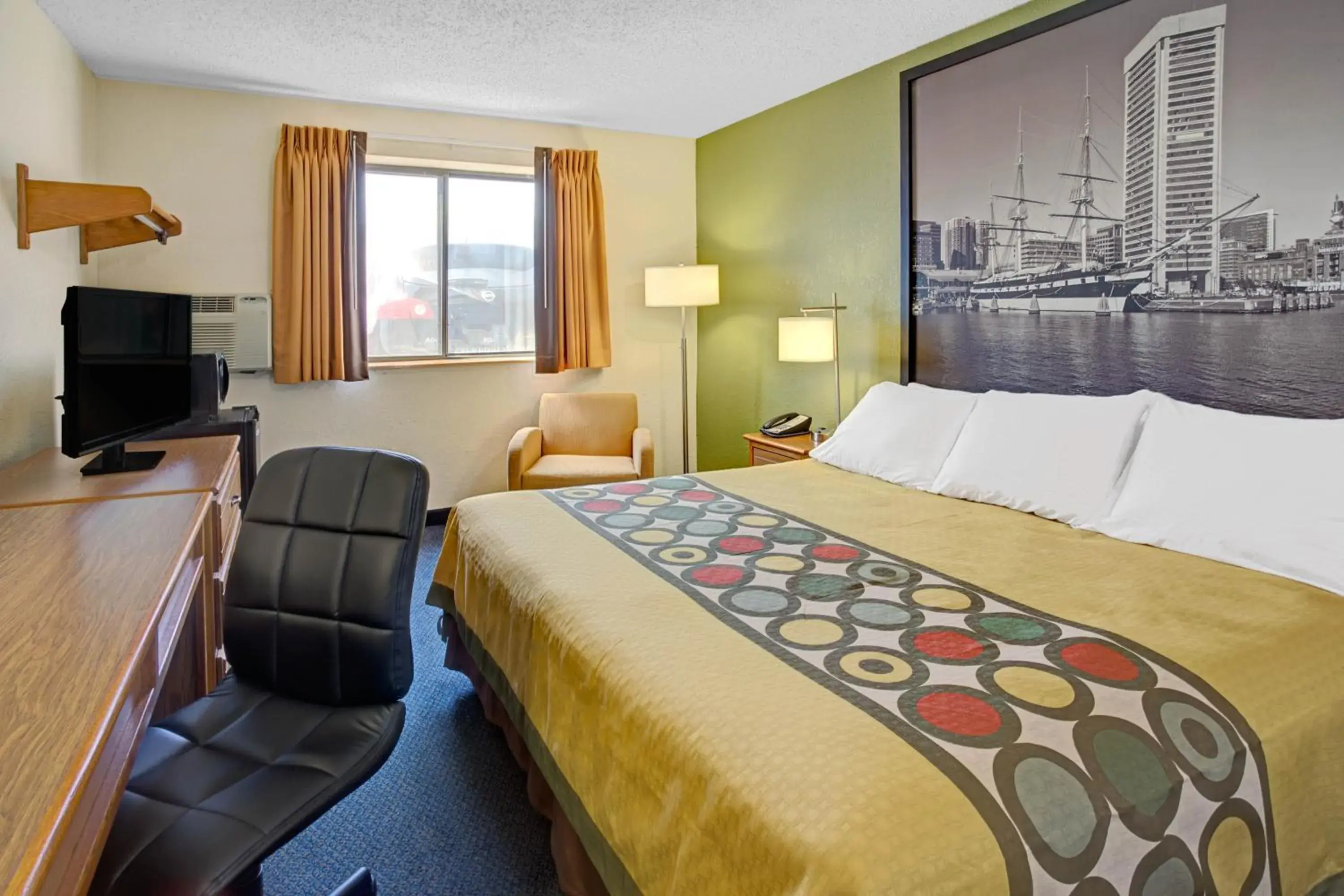 Bedroom, Bed in Super 8 by Wyndham College Park Wash DC Area Bedroom, Bed in Super 8 by Wyndham College Park Wash DC Area