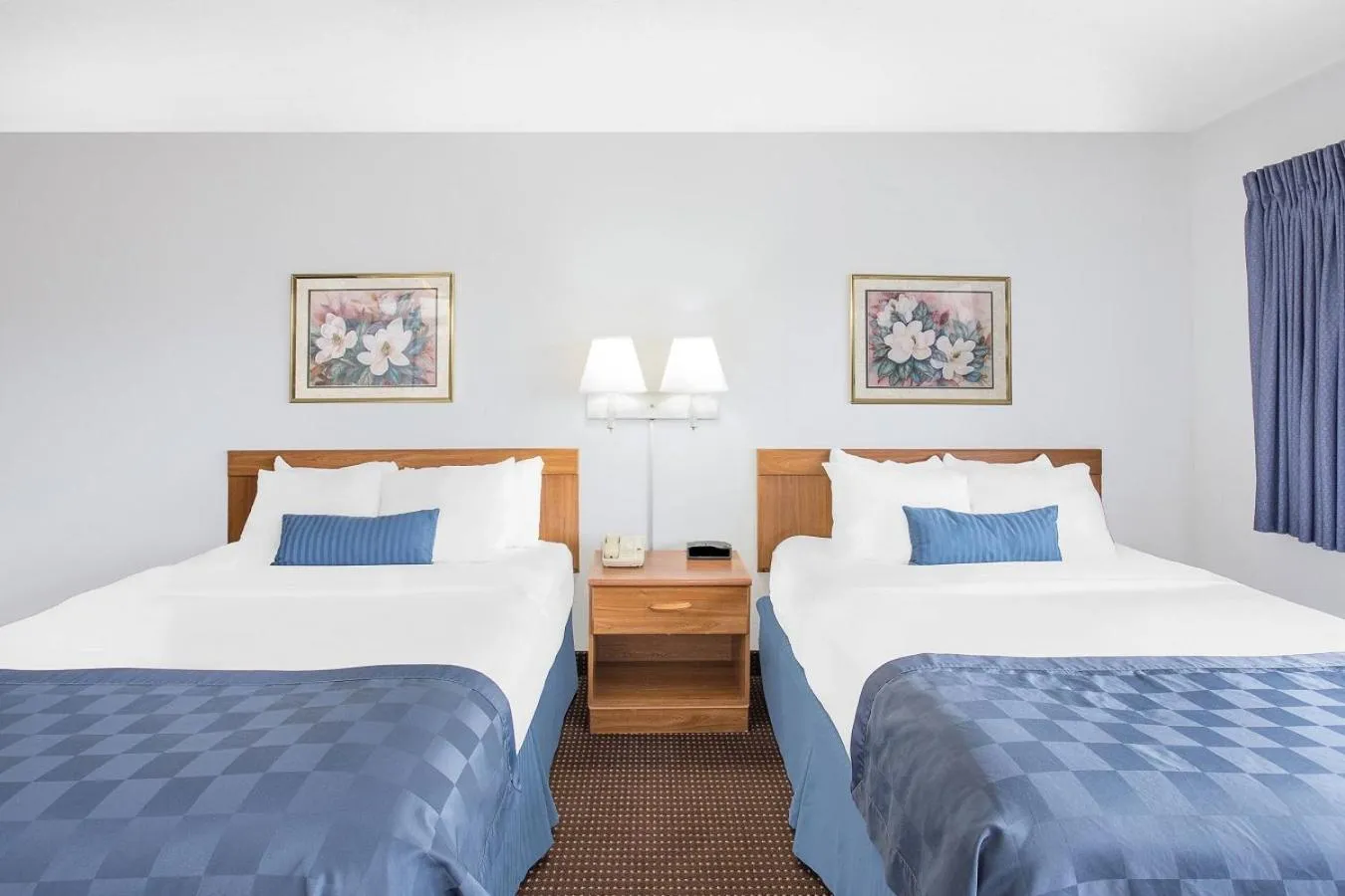 Bedroom, Bed in Ramada by Wyndham Hancock Waterfront