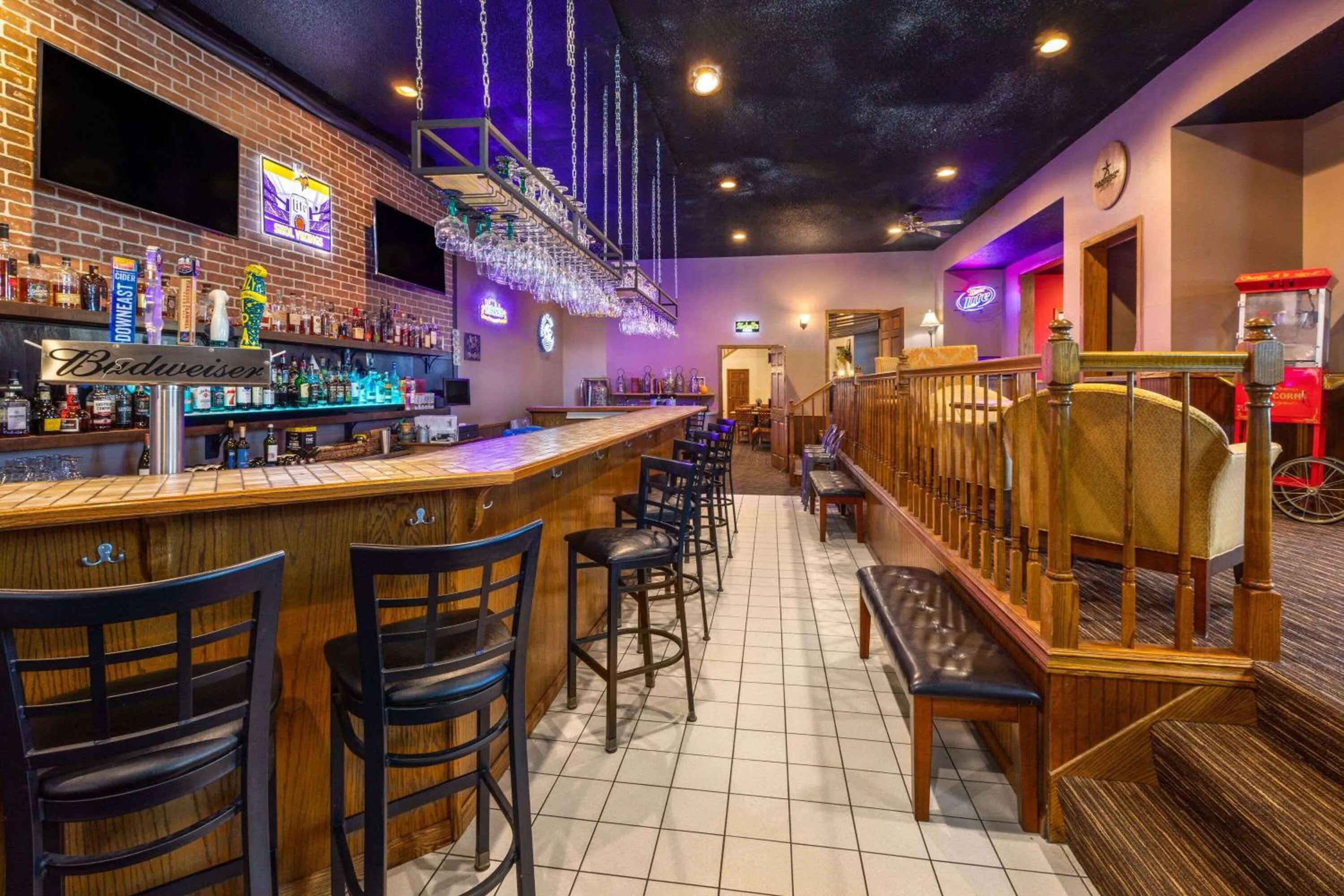 Restaurant/places to eat in Days Inn by Wyndham Hutchinson