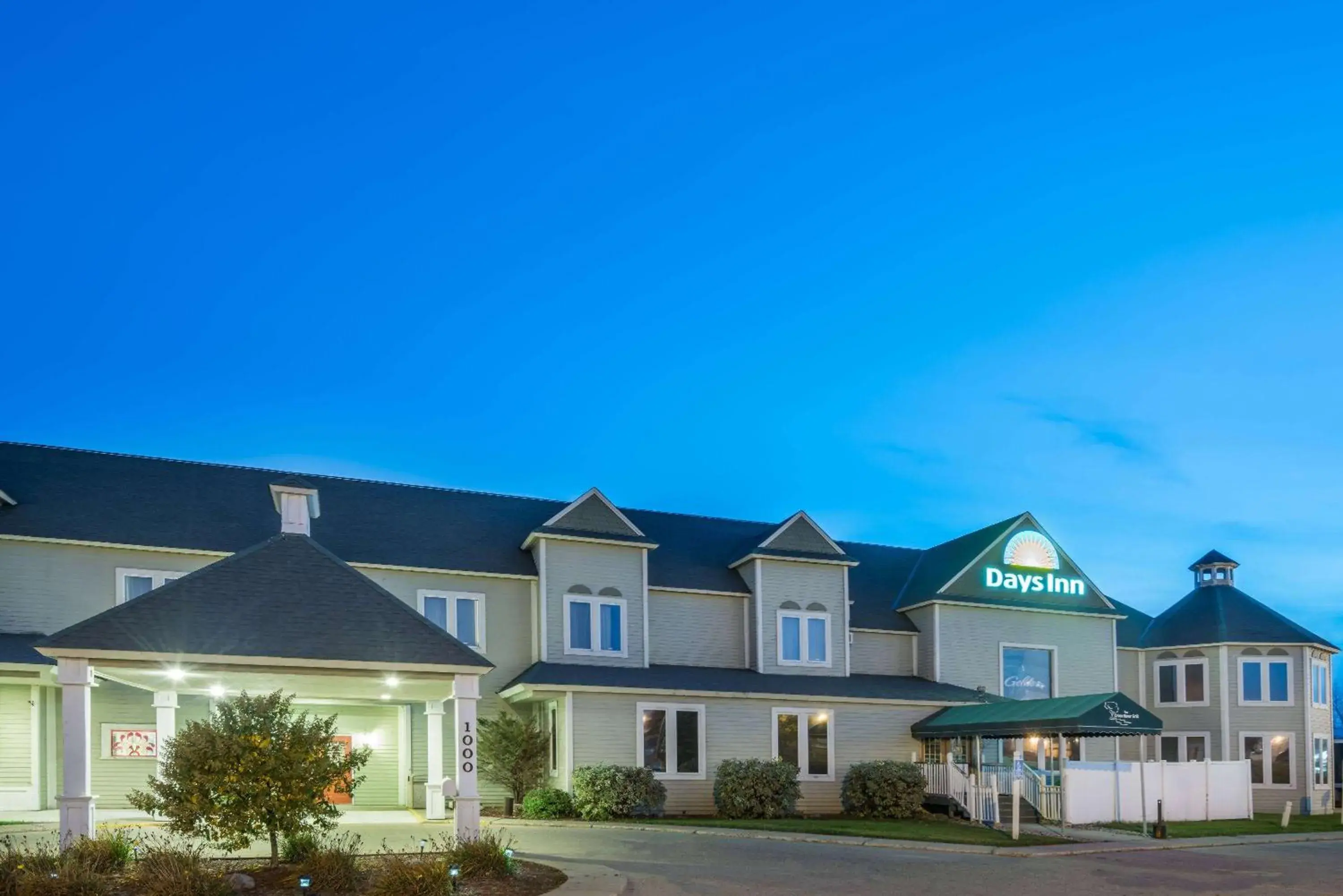 Property building in Days Inn by Wyndham Hutchinson Property building in Days Inn by Wyndham Hutchinson