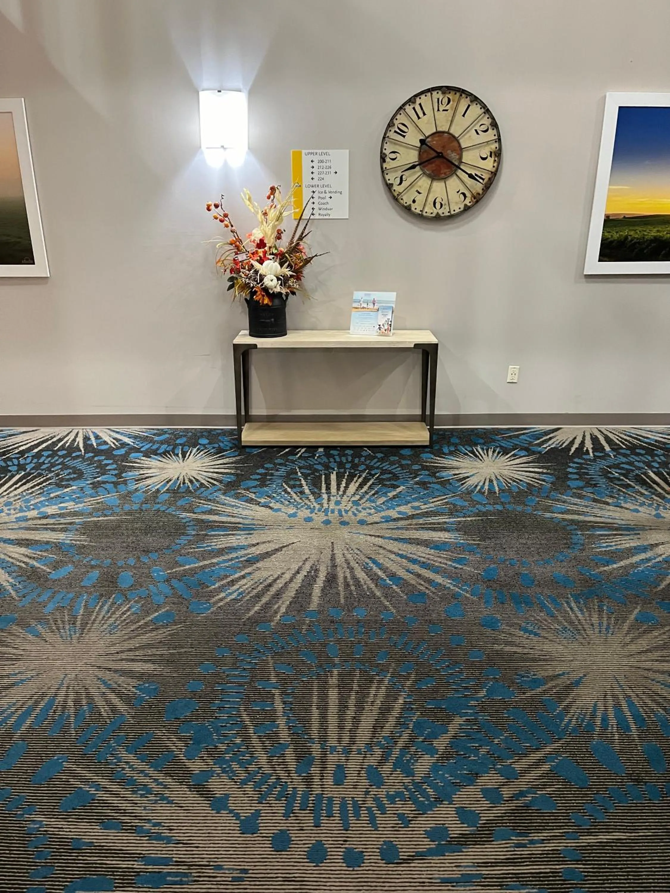 Property building in Days Inn by Wyndham Hutchinson