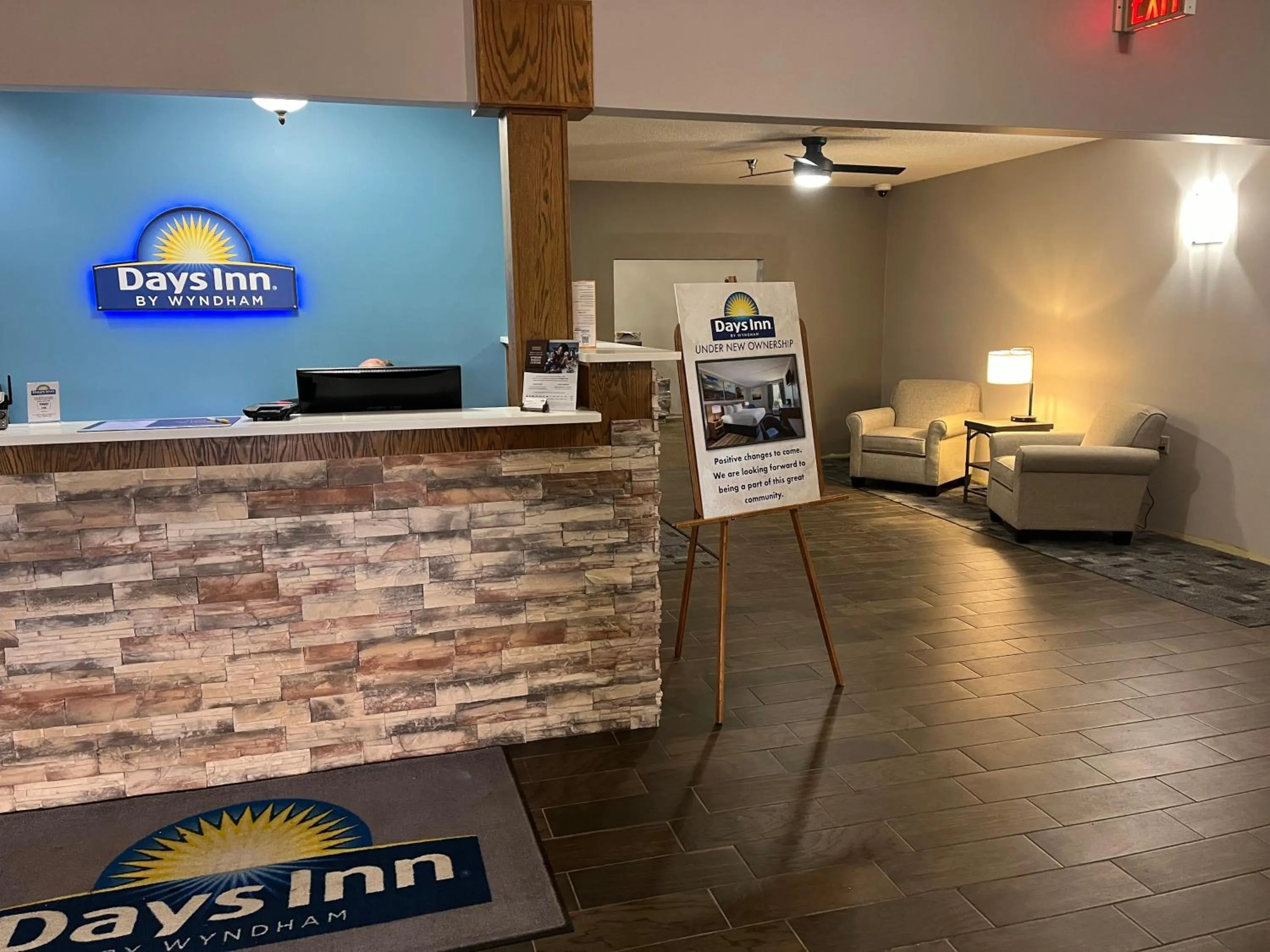 Lobby or reception in Days Inn by Wyndham Hutchinson