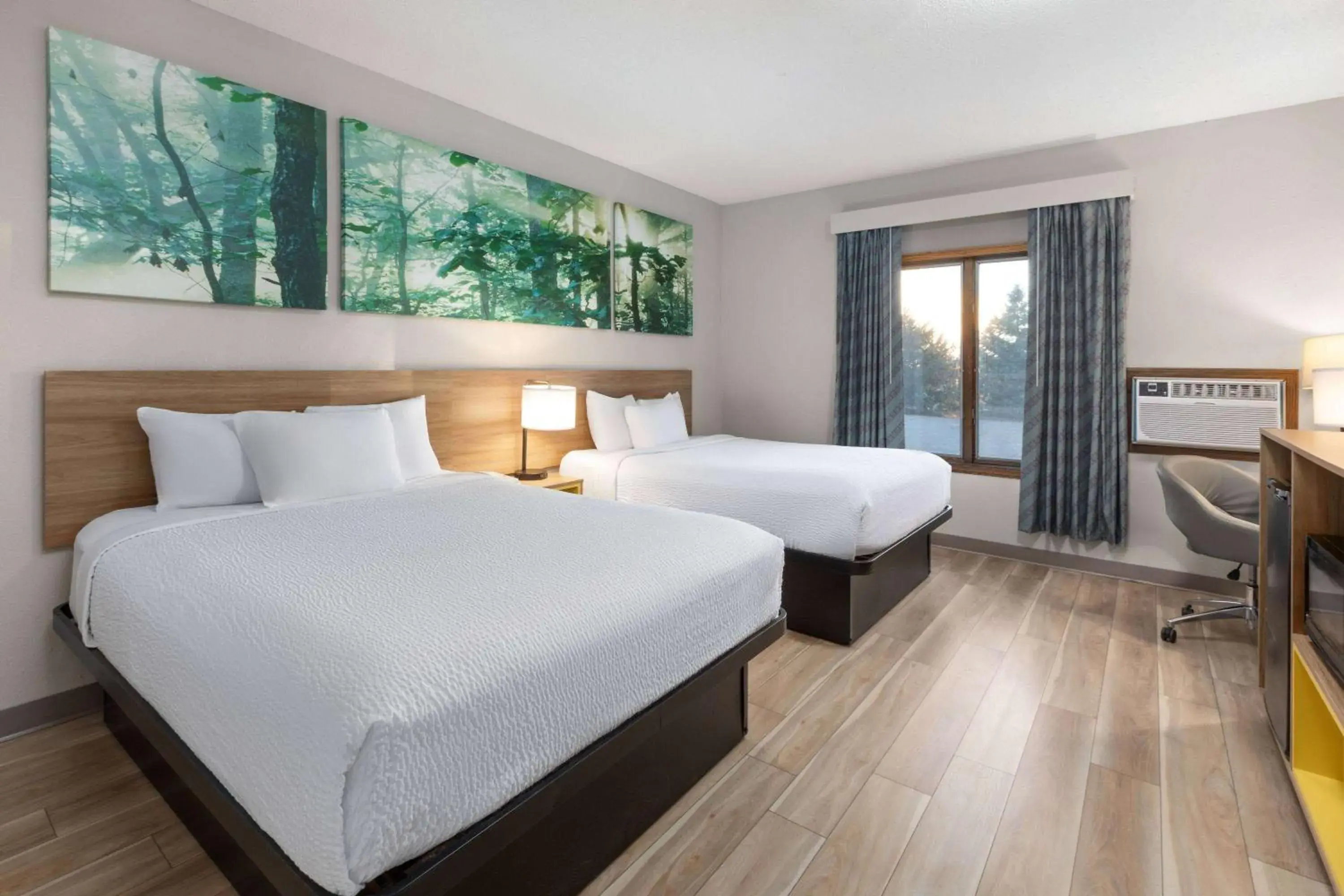 Photo of the whole room, Bed in Days Inn by Wyndham Hutchinson Photo of the whole room, Bed in Days Inn by Wyndham Hutchinson