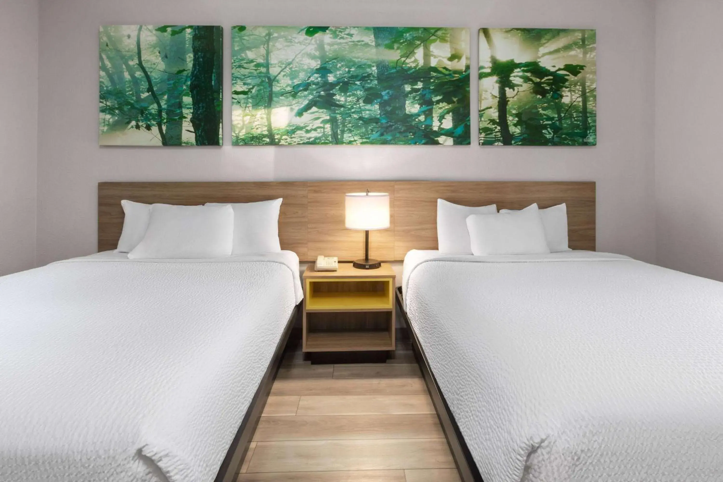 Photo of the whole room, Bed in Days Inn by Wyndham Hutchinson Photo of the whole room, Bed in Days Inn by Wyndham Hutchinson