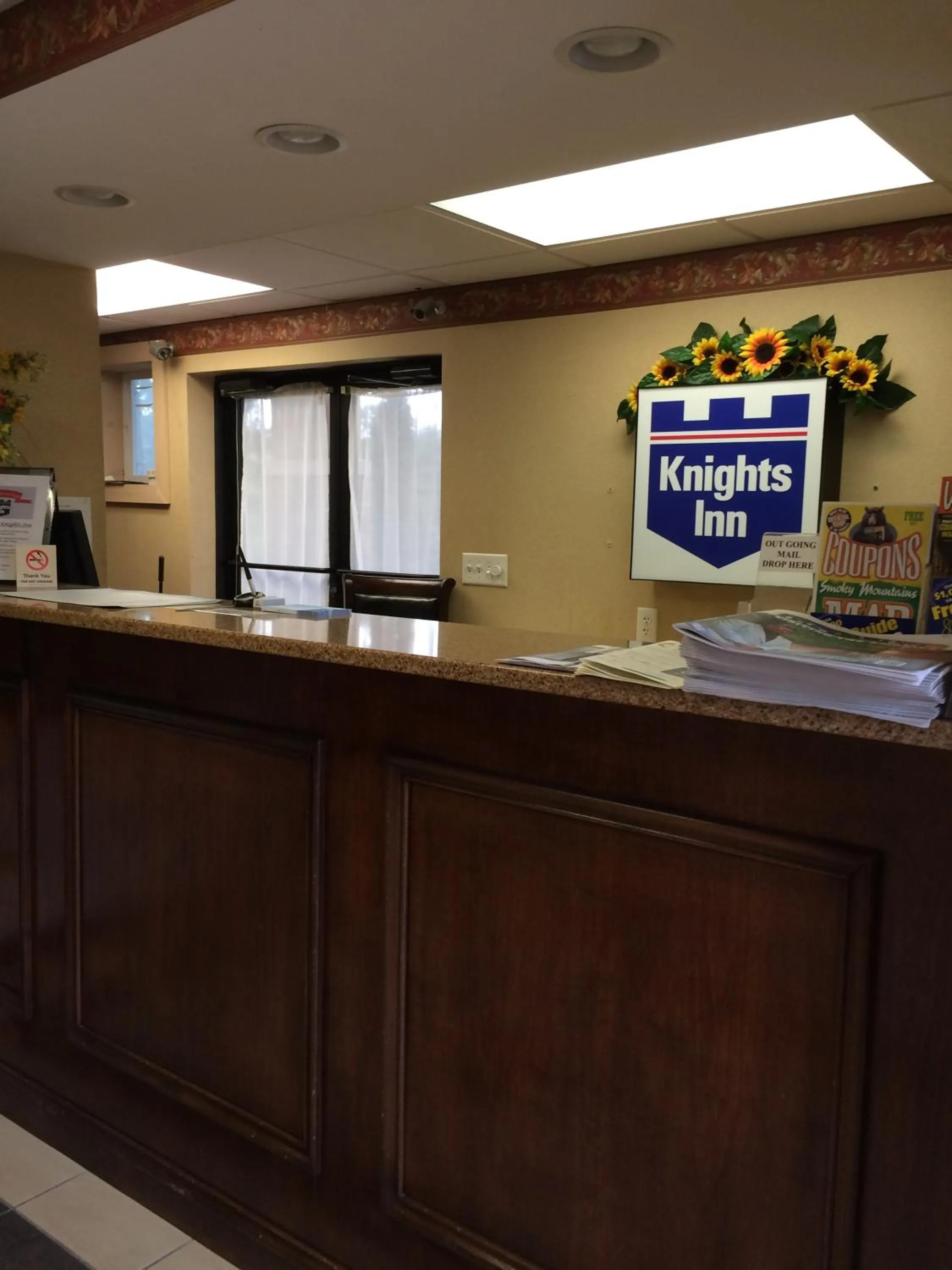 Day, Lobby/Reception in Knights Inn Newport