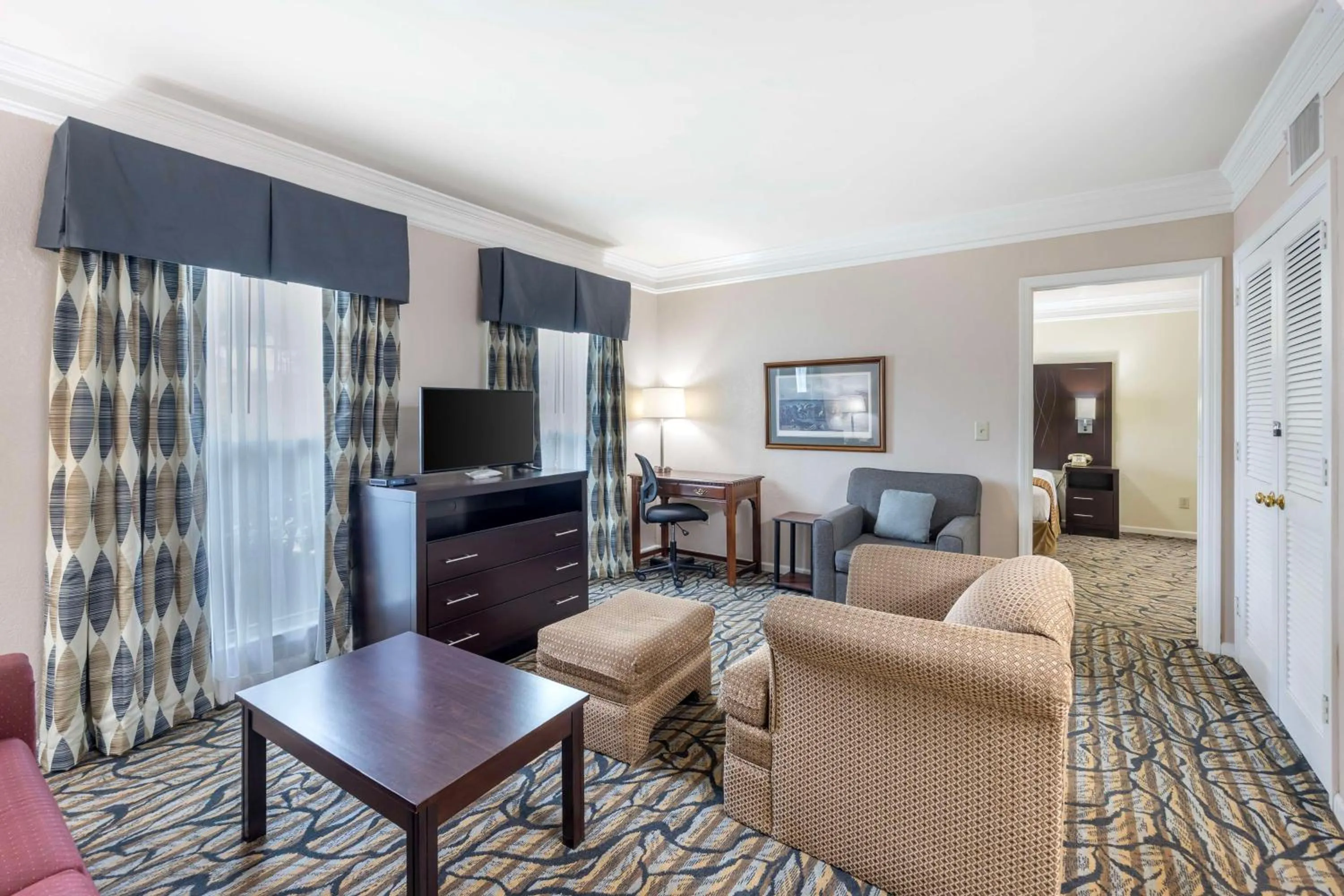 Photo of the whole room in Best Western Spring Hill Inn & Suites