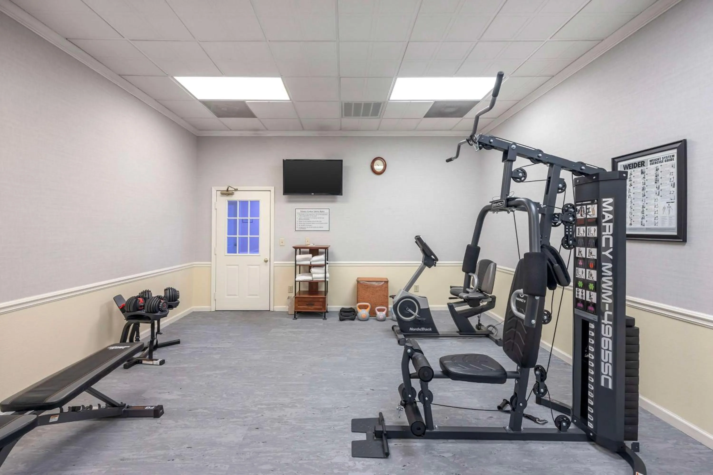 Fitness centre/facilities in Best Western Spring Hill Inn & Suites