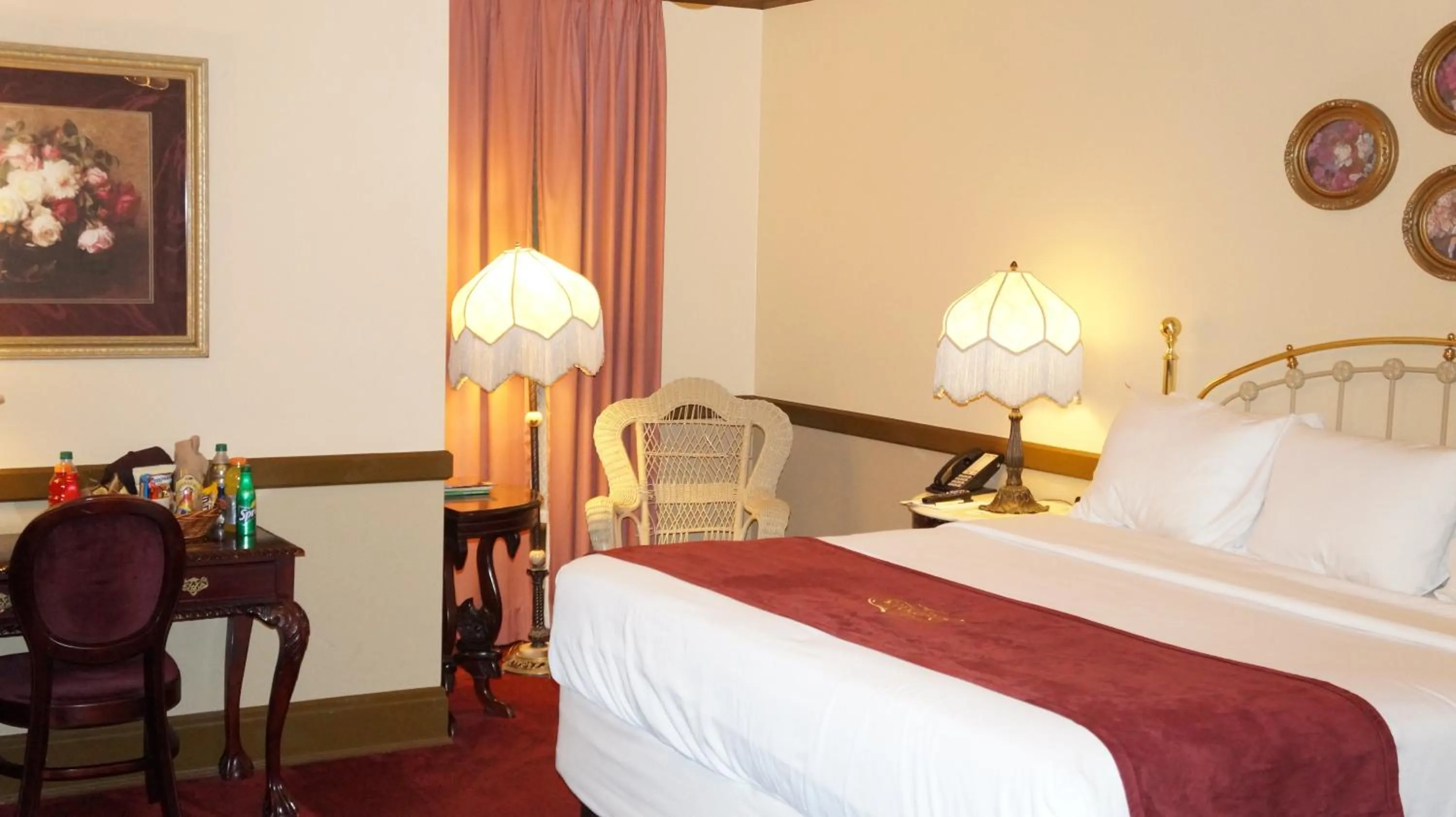 Bedroom, Bed in Stockyards Hotel