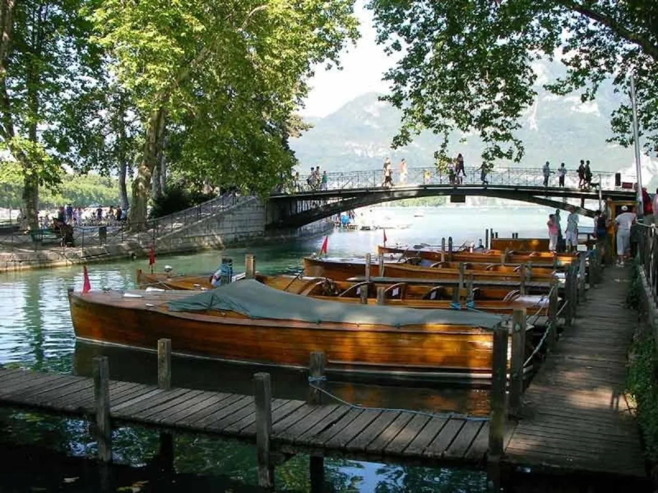 Nearby landmark in La petite Venise