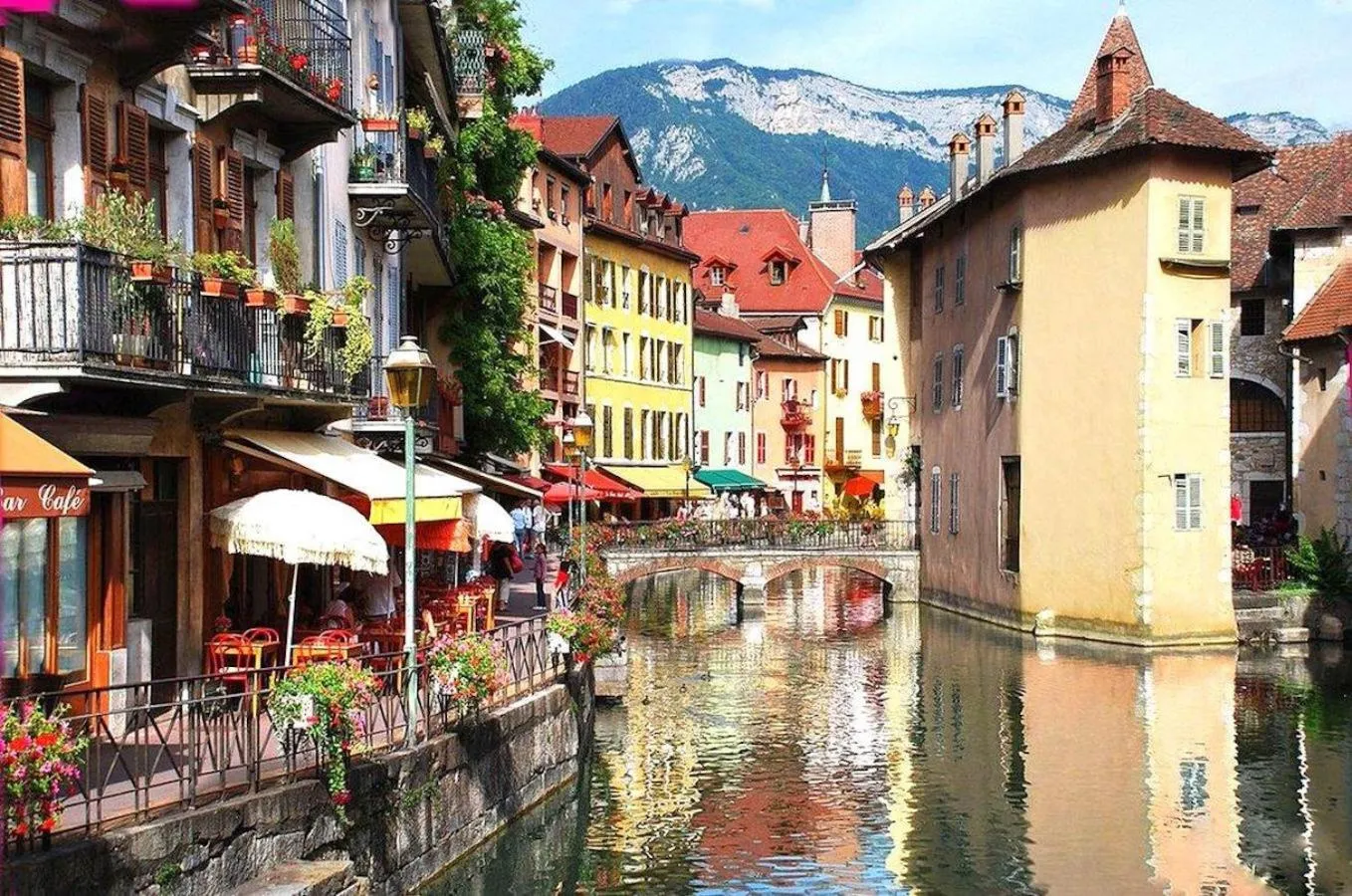Neighbourhood in La petite Venise
