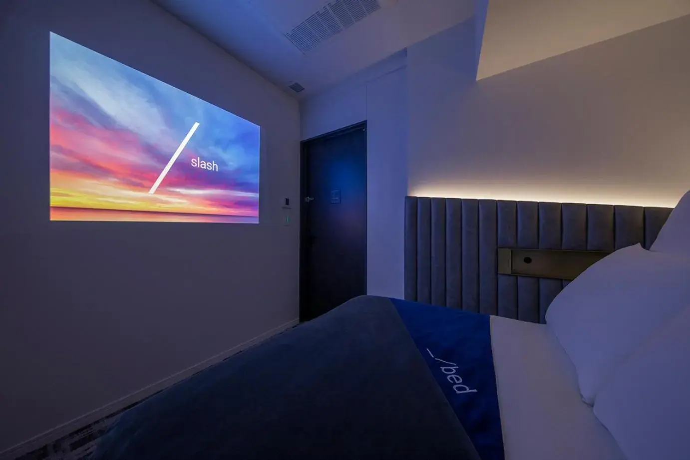 Small Double Room in slash kawasaki Small Double Room in slash kawasaki