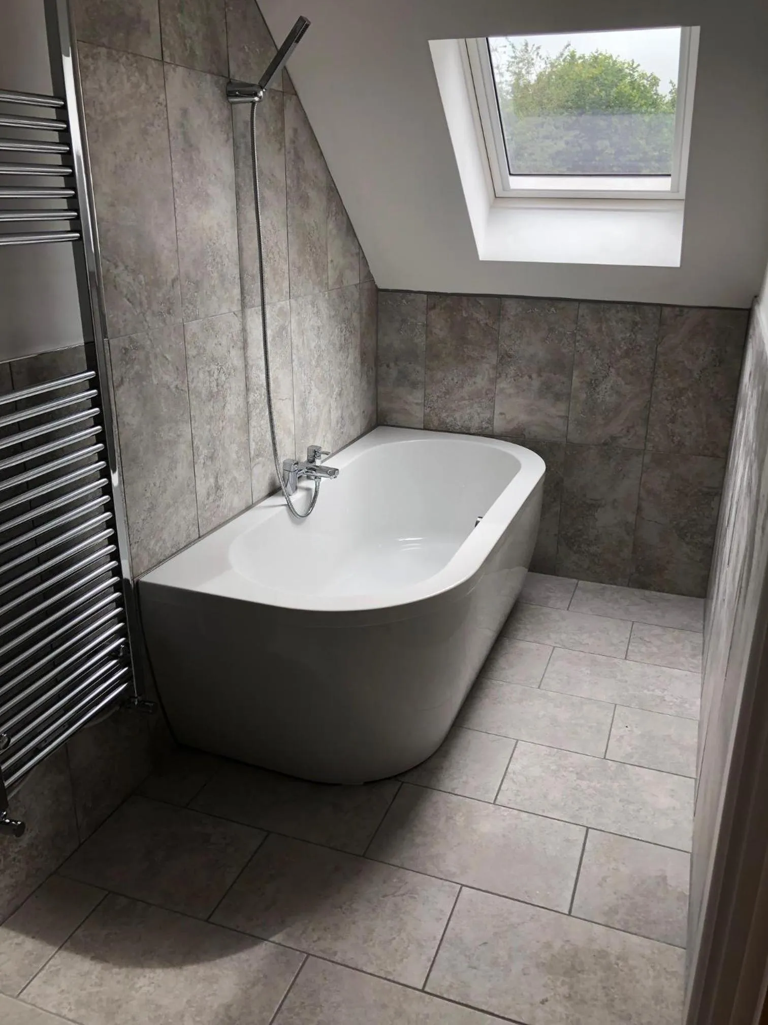 Bathroom in Hamilton Arms Suites