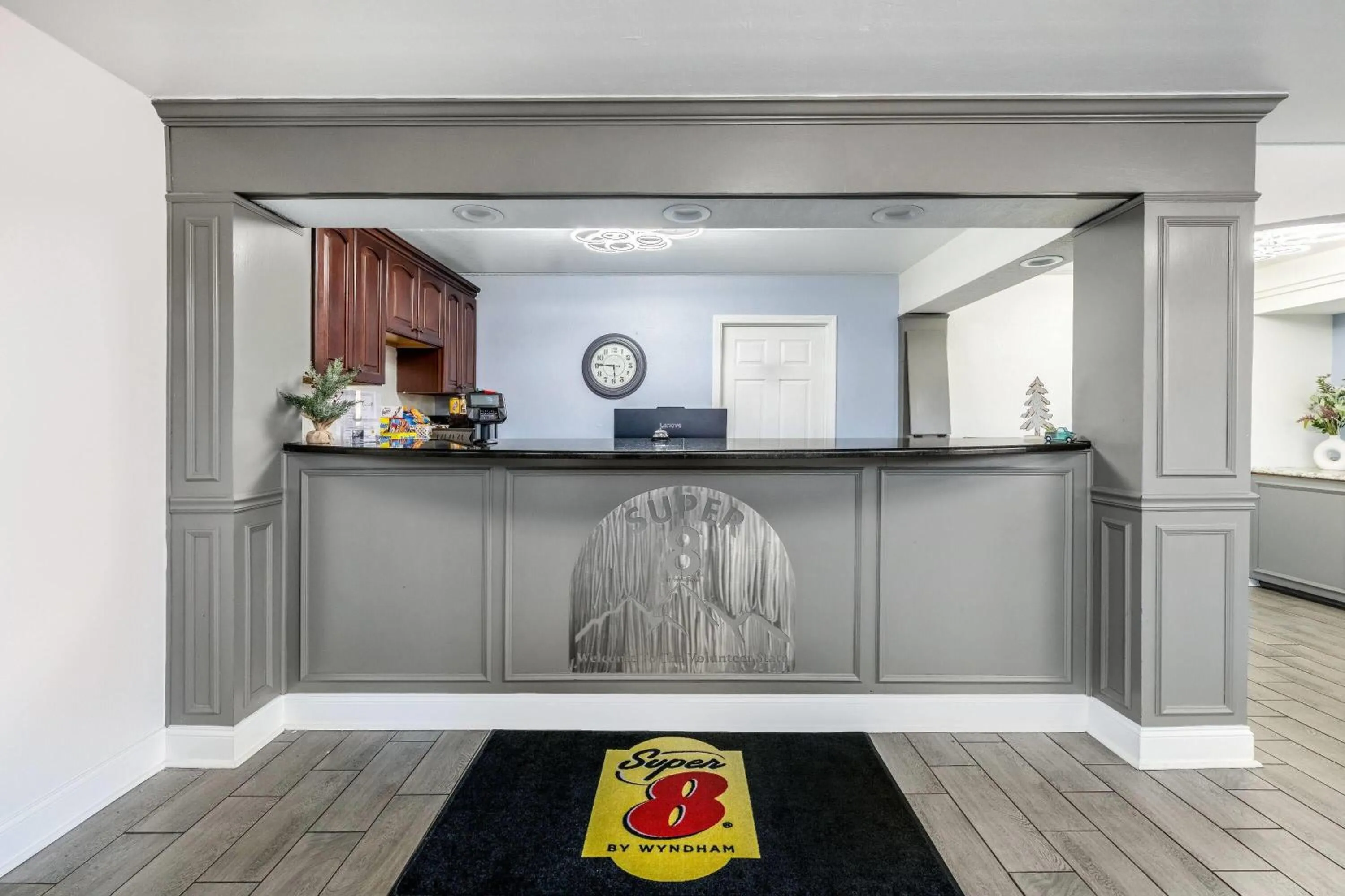 Lobby or reception in Super 8 by Wyndham Kingsport /I-81