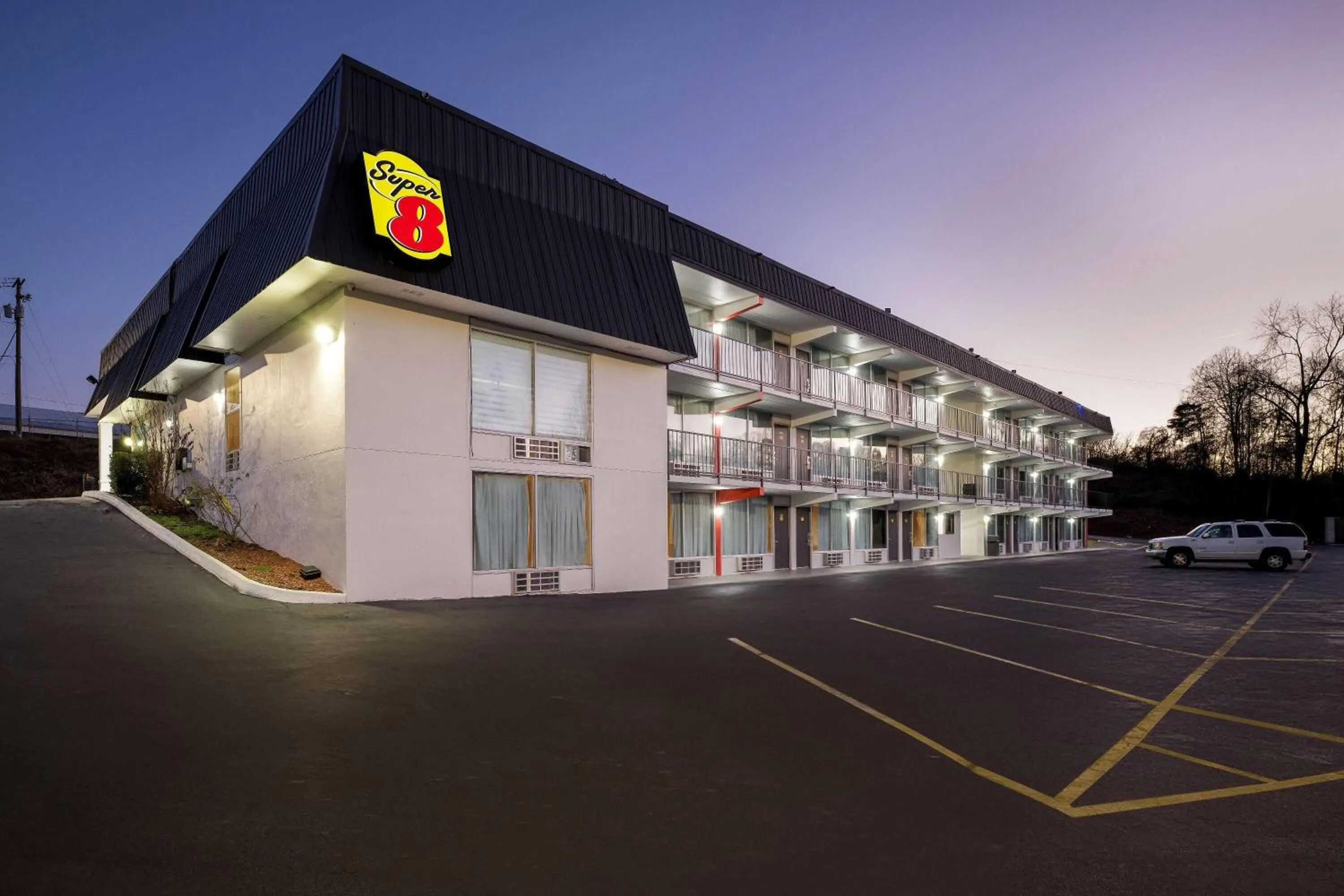 Property building in Super 8 by Wyndham Kingsport /I-81