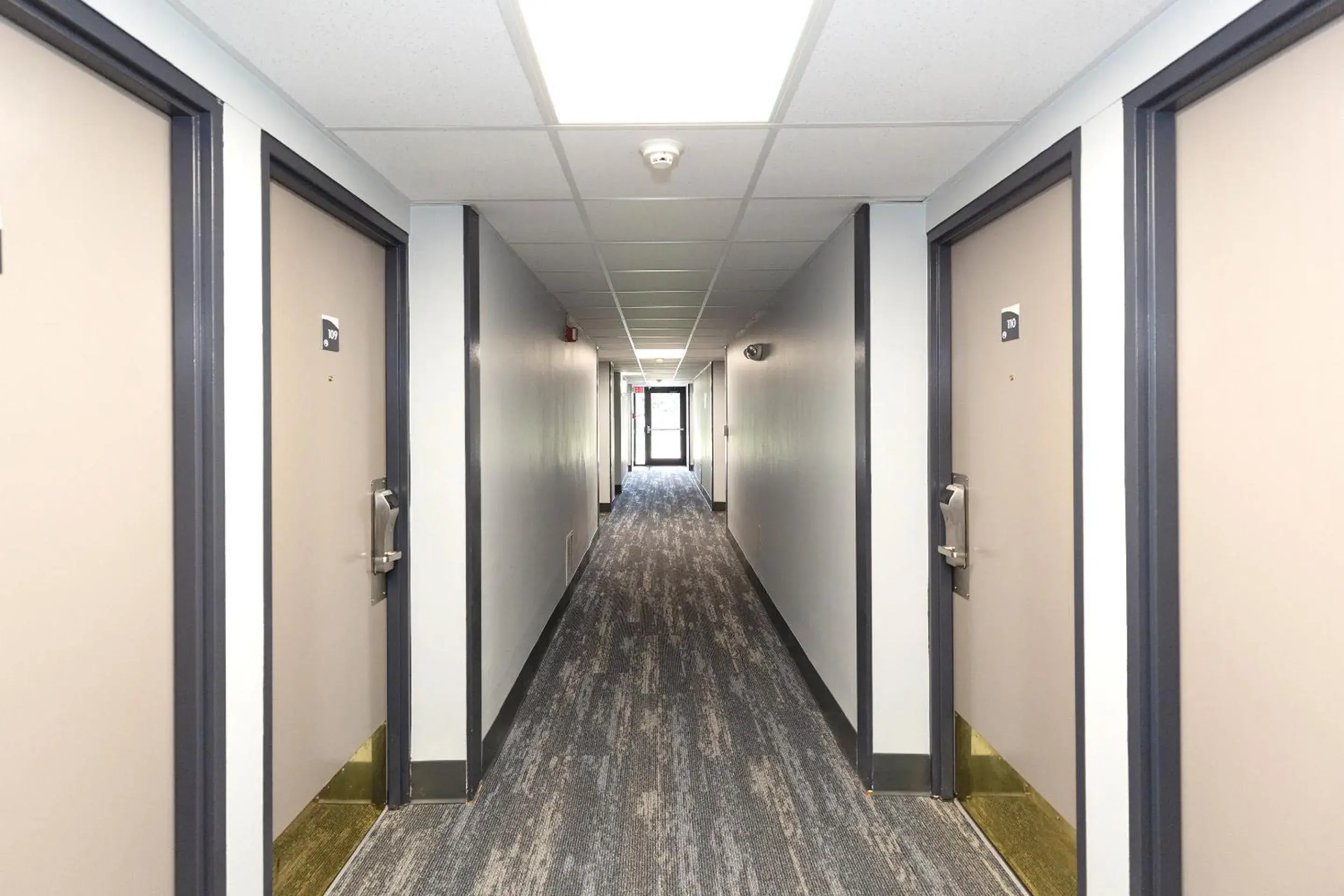 Inner courtyard view in Coratel Inn & Suites by Jasper Mankato Inner courtyard view in Coratel Inn & Suites by Jasper Mankato