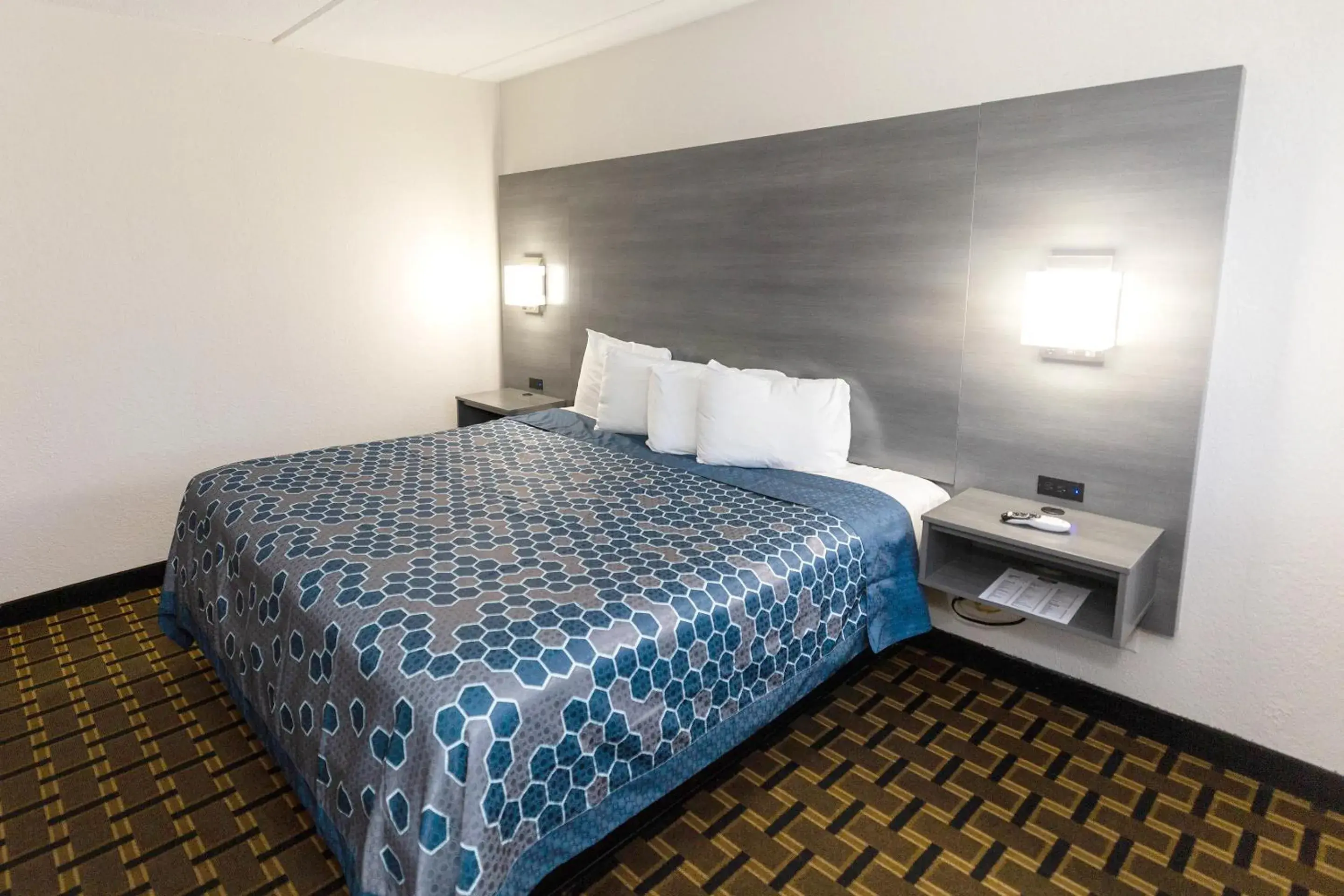 Standard King Room in Coratel Inn & Suites by Jasper Mankato Standard King Room in Coratel Inn & Suites by Jasper Mankato