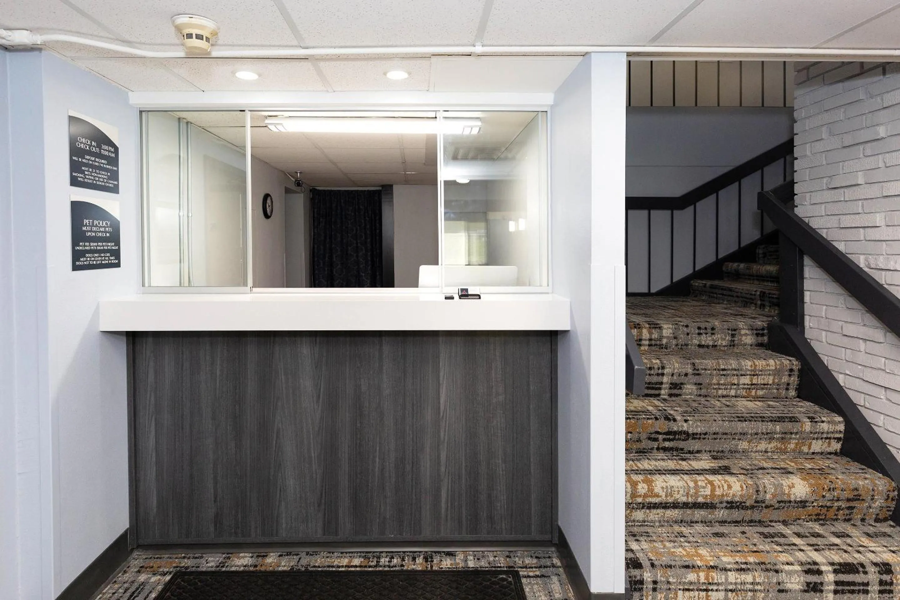 Lobby or reception in Coratel Inn & Suites by Jasper Mankato