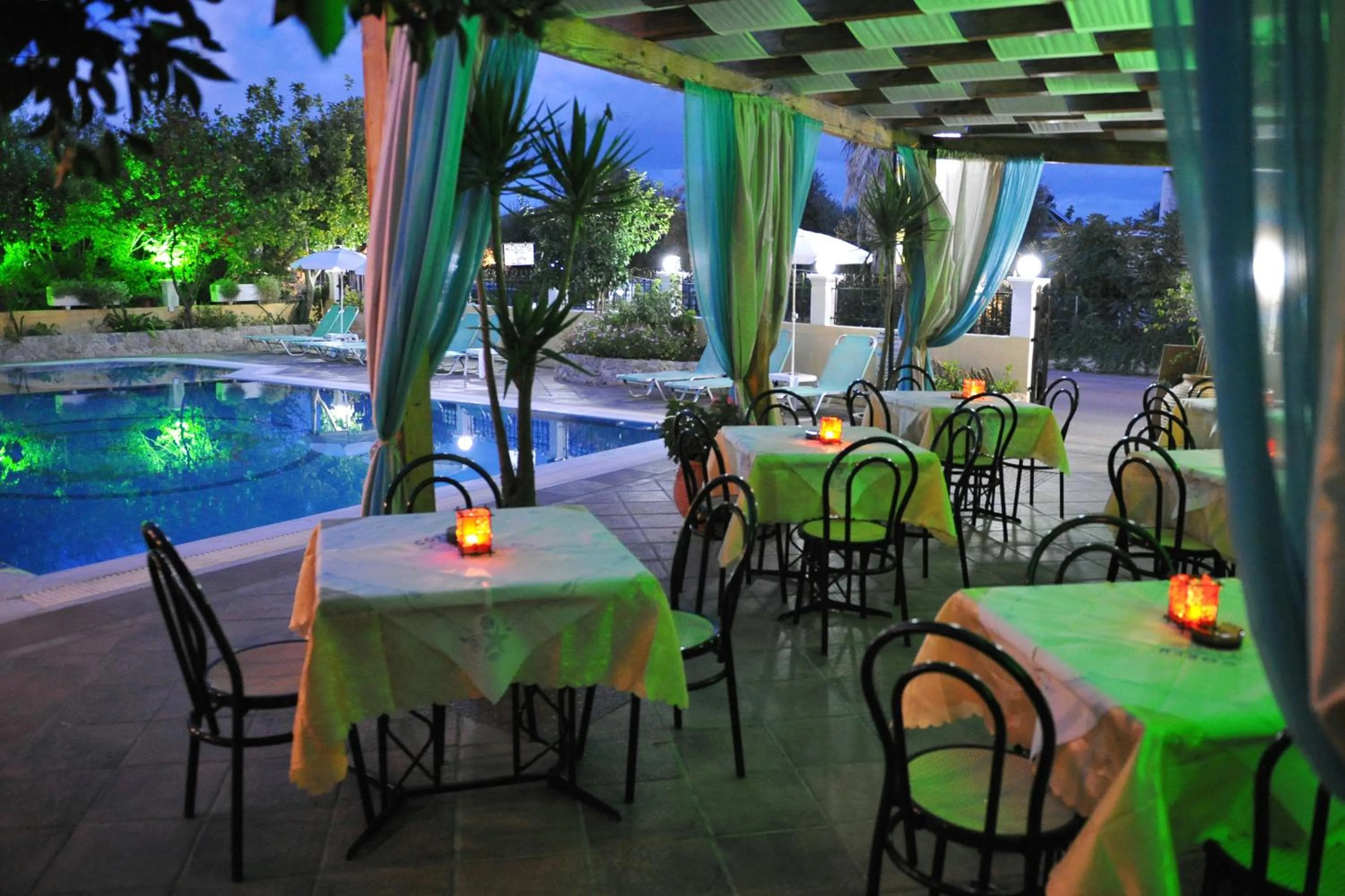 Makis louvlis apartments