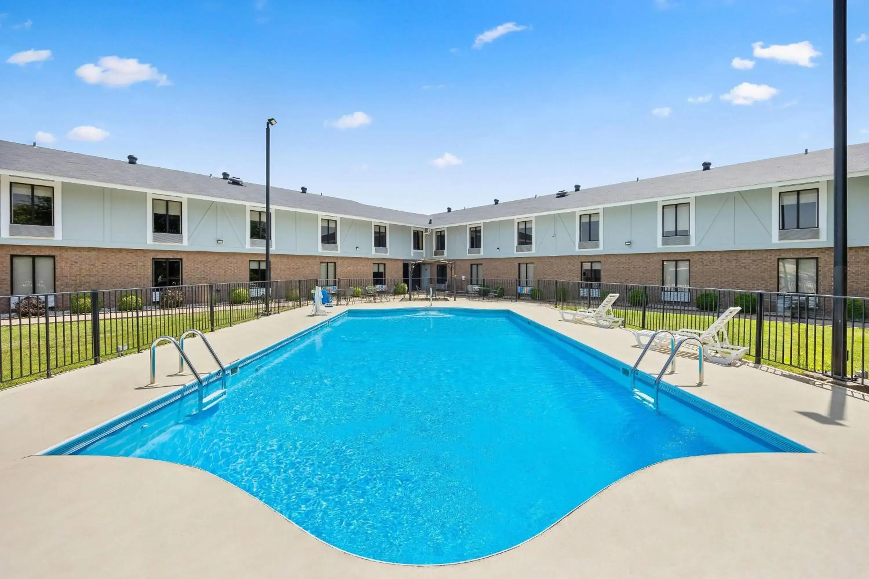 Swimming pool in Super 8 by Wyndham Harrison AR Swimming pool in Super 8 by Wyndham Harrison AR