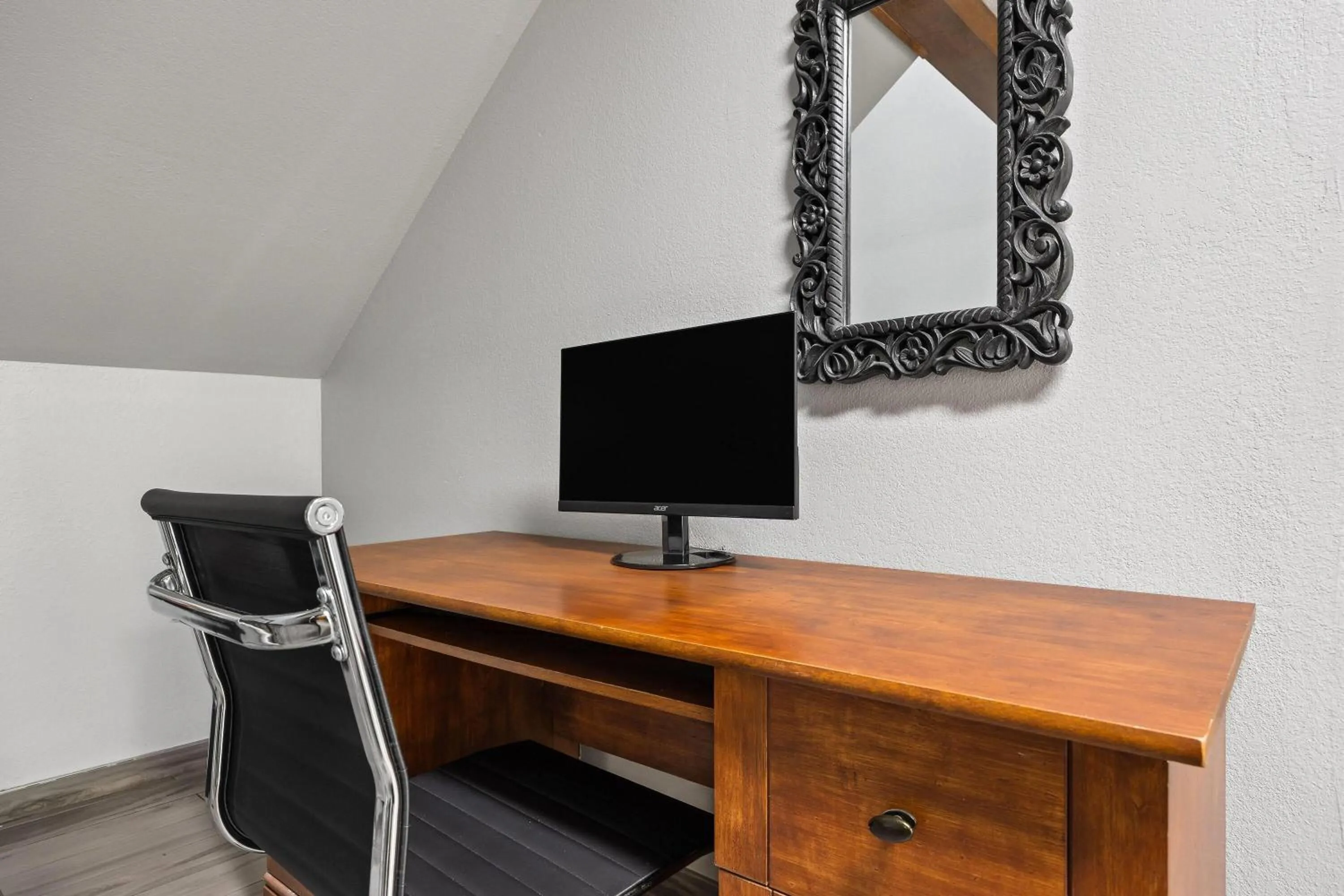 Business facilities in Super 8 by Wyndham Harrison AR