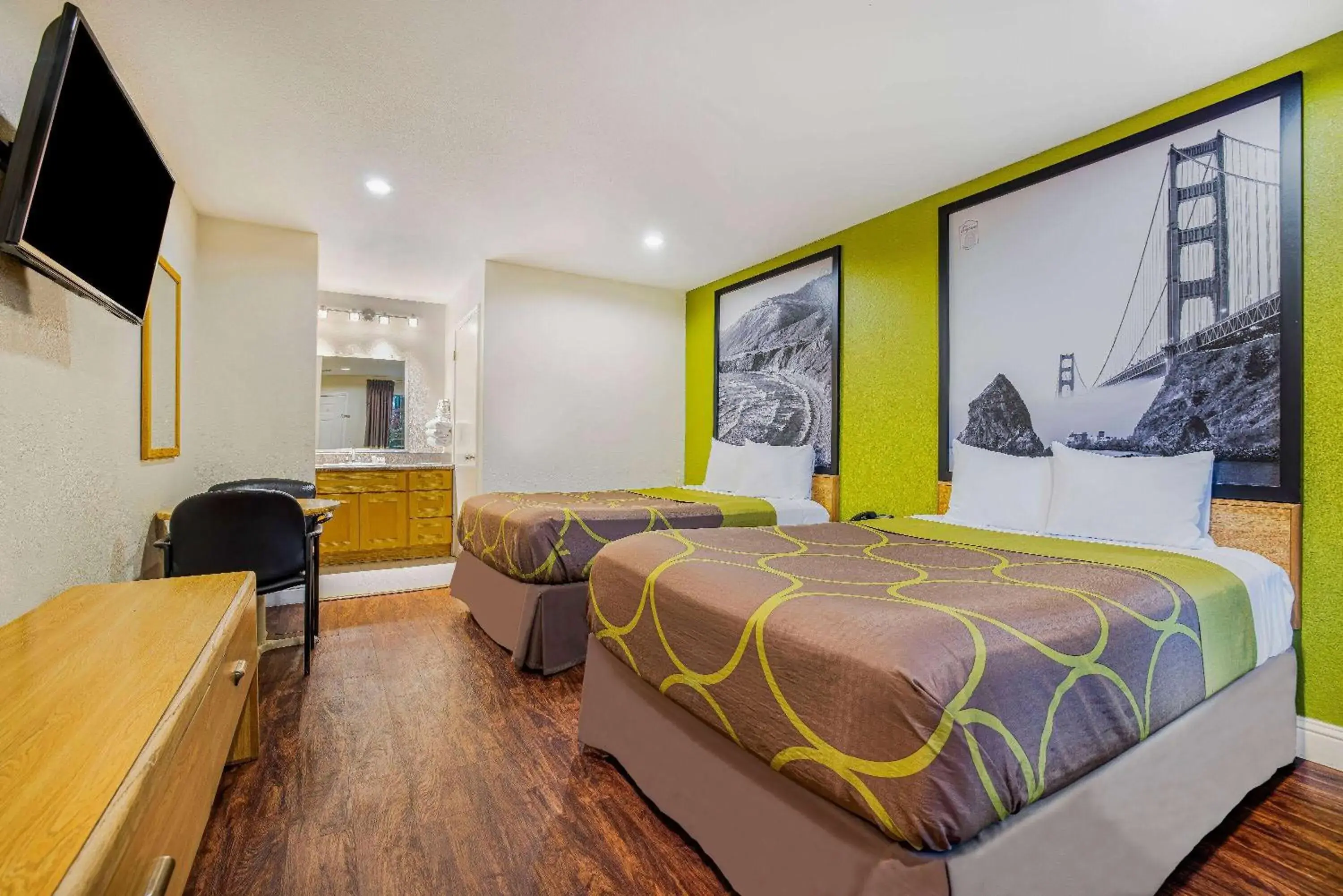 Bed in Super 8 by Wyndham Auburn Bed in Super 8 by Wyndham Auburn