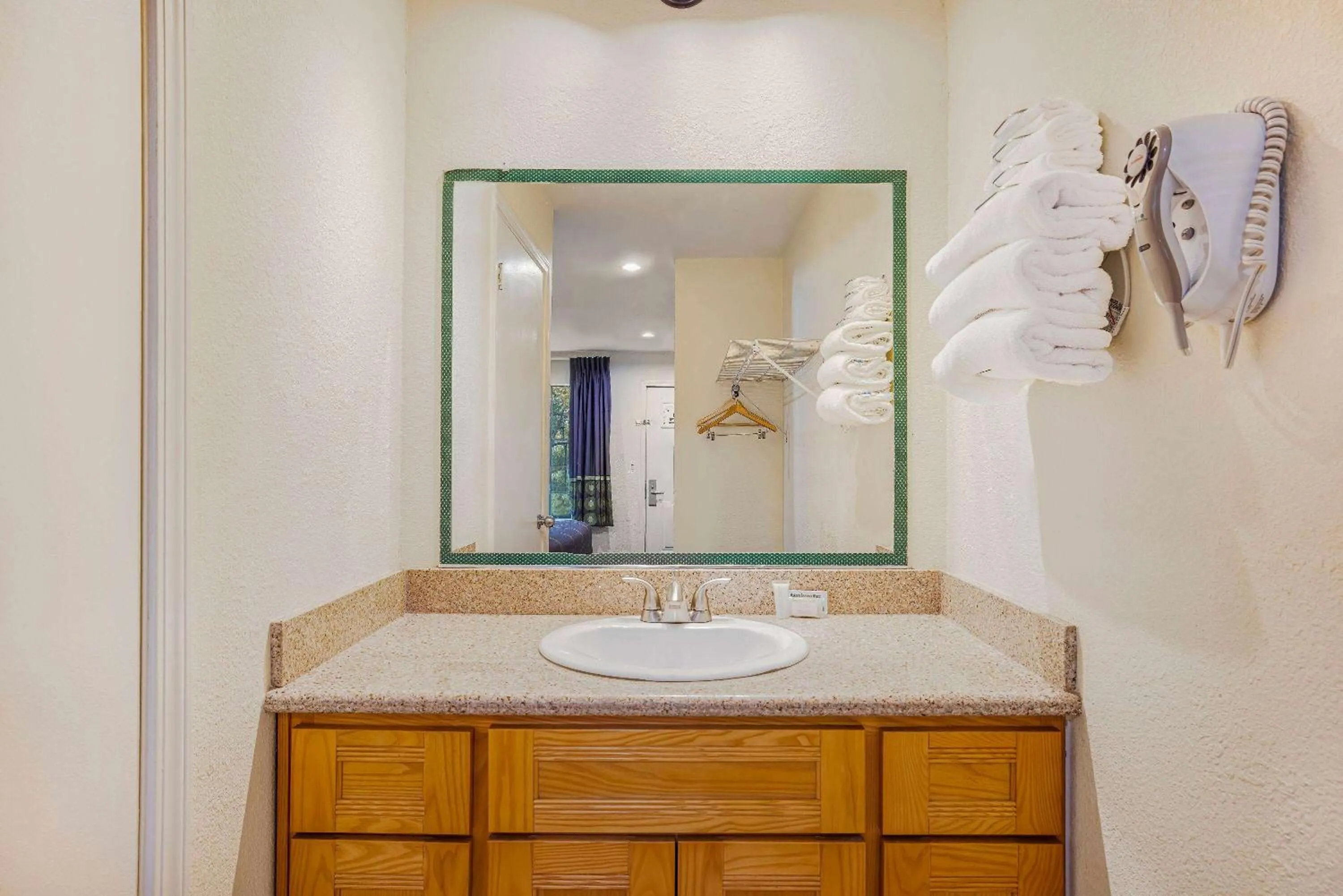 Bathroom in Super 8 by Wyndham Auburn