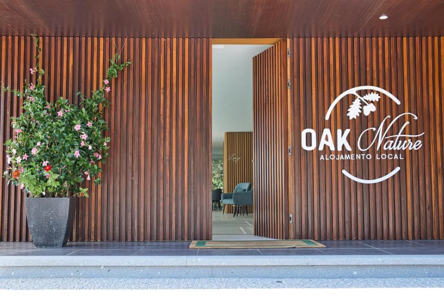 Property logo or sign in Oak Nature