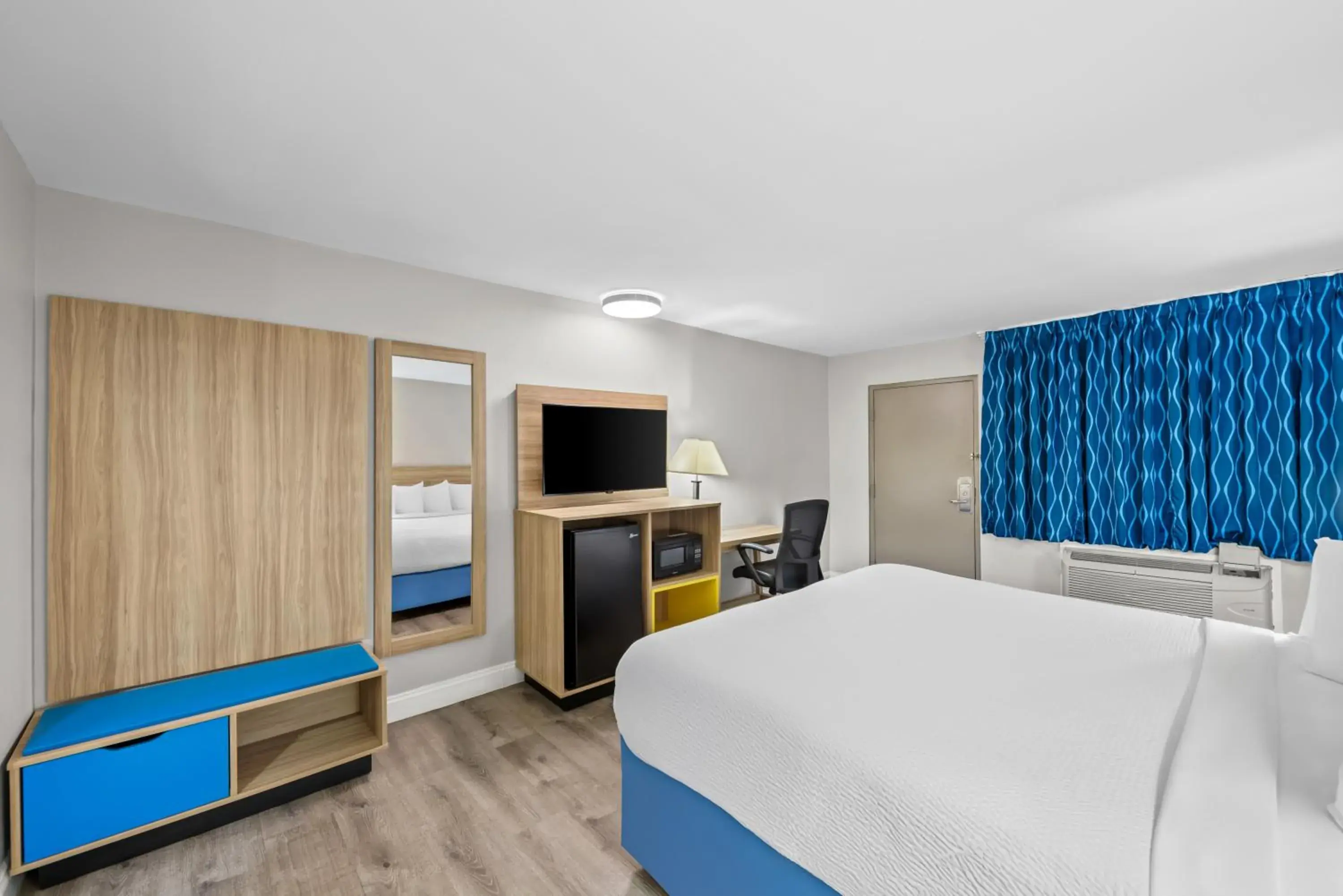 Bedroom, Bed in Days Inn by Wyndham Chesapeake Bedroom, Bed in Days Inn by Wyndham Chesapeake