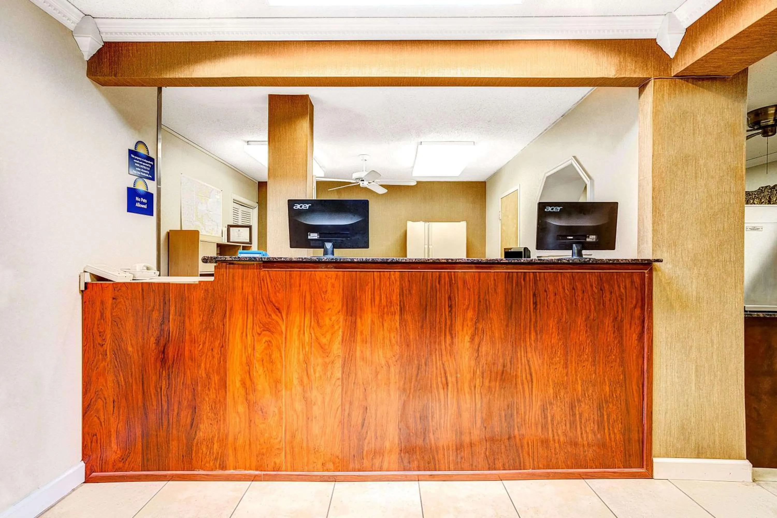 Lobby or reception in Days Inn by Wyndham Chesapeake