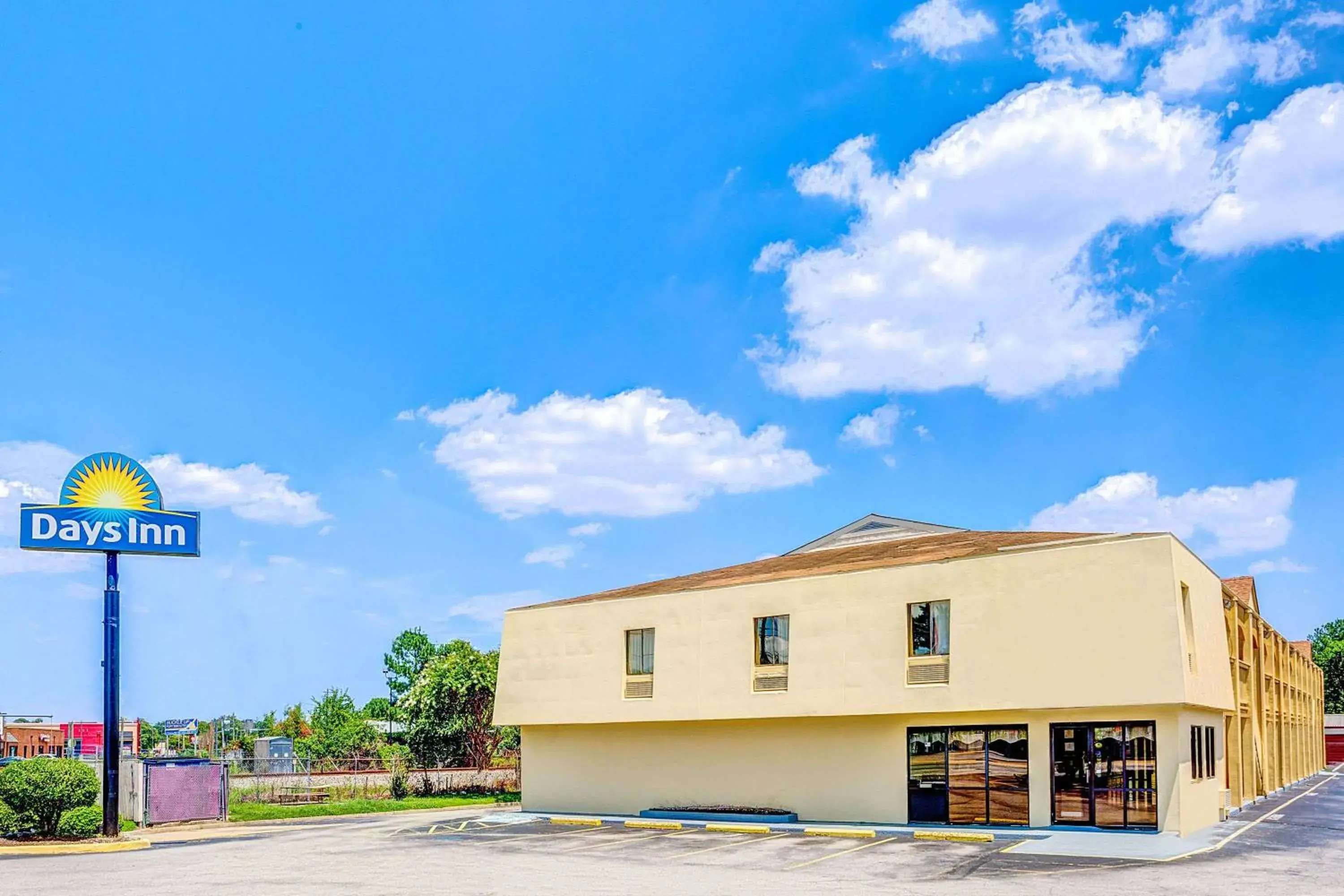 Property building in Days Inn by Wyndham Chesapeake Property building in Days Inn by Wyndham Chesapeake