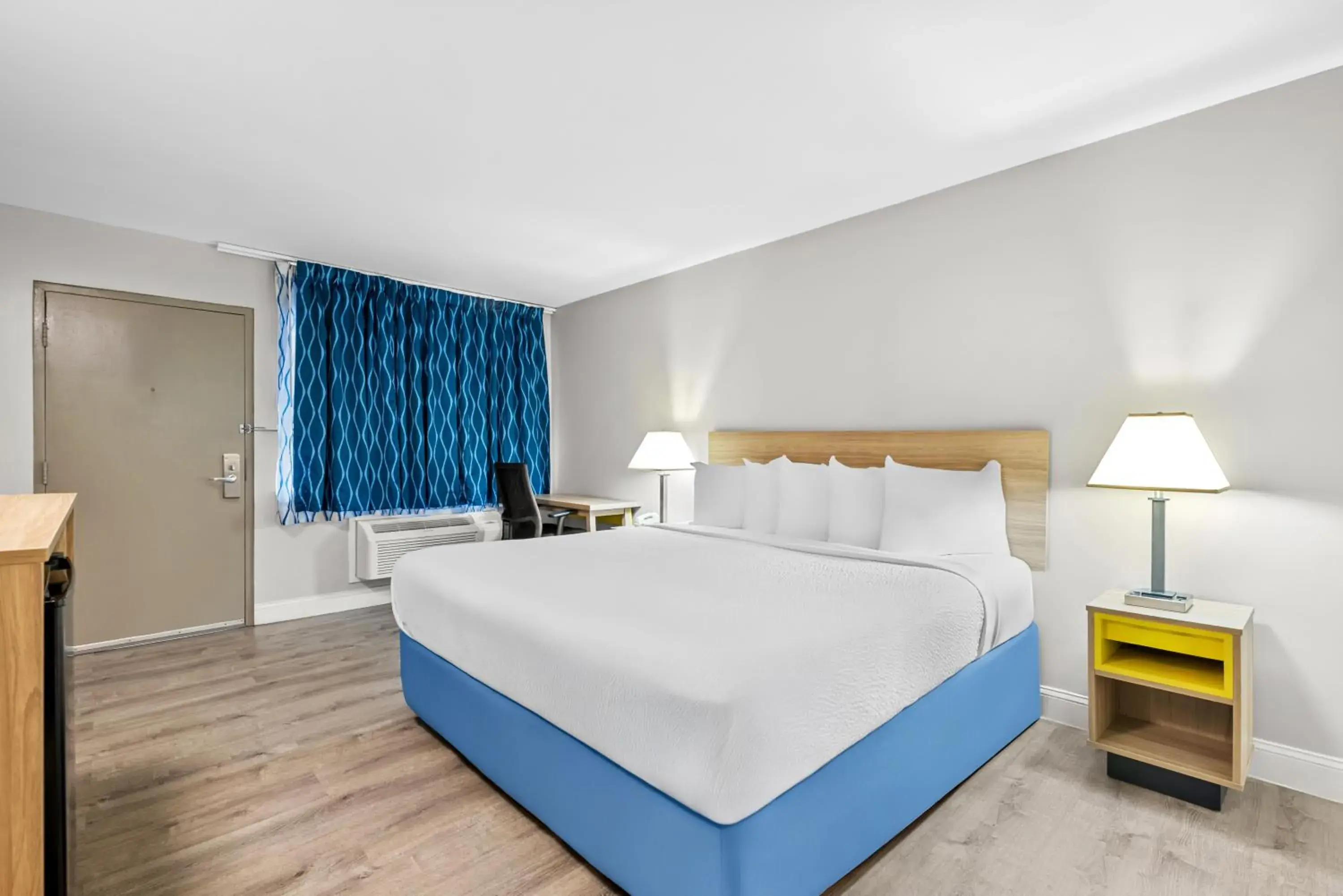 Bed in Days Inn by Wyndham Chesapeake Bed in Days Inn by Wyndham Chesapeake