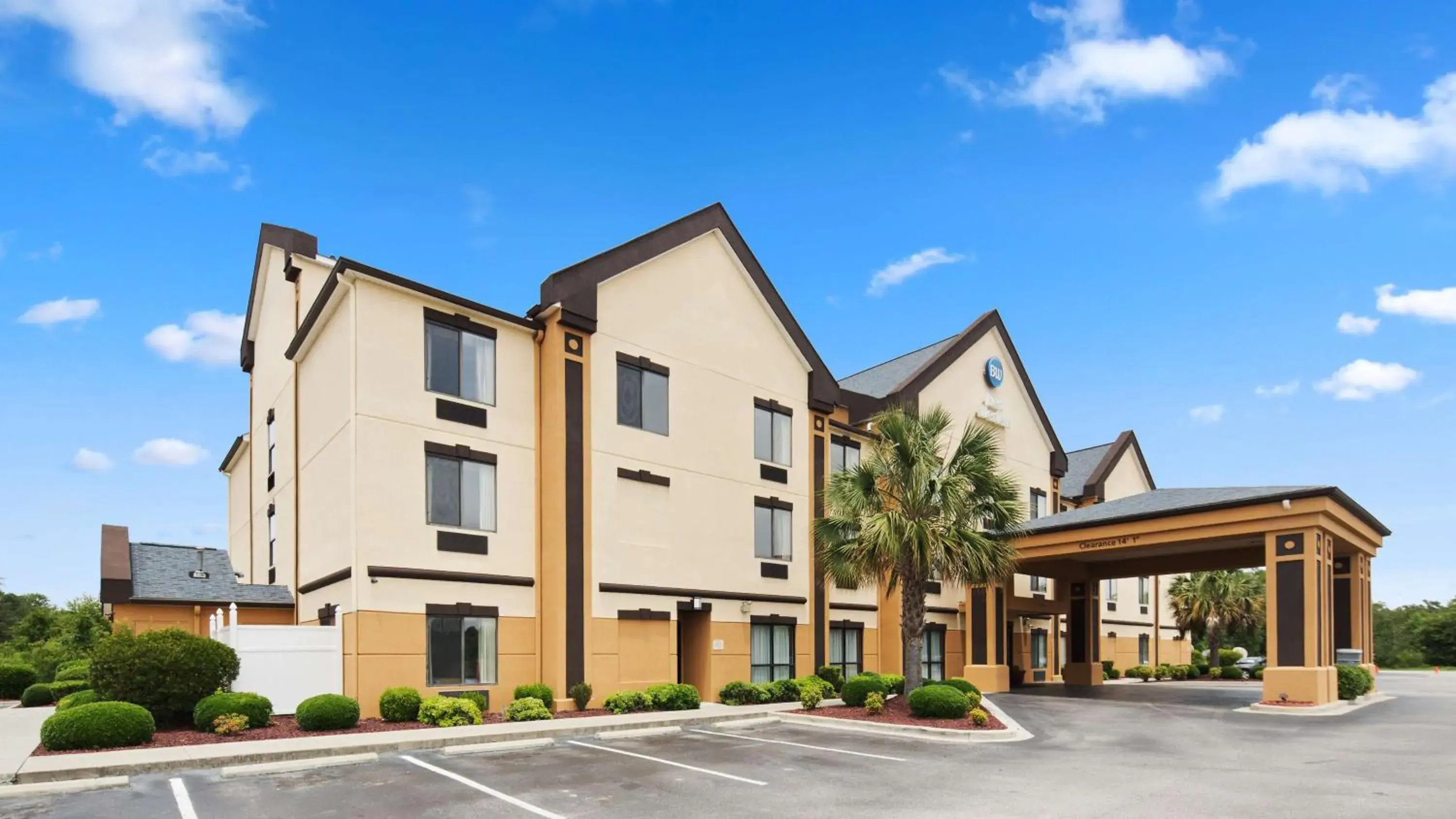 Property building in Best Western Executive Inn - Latta Property building in Best Western Executive Inn - Latta