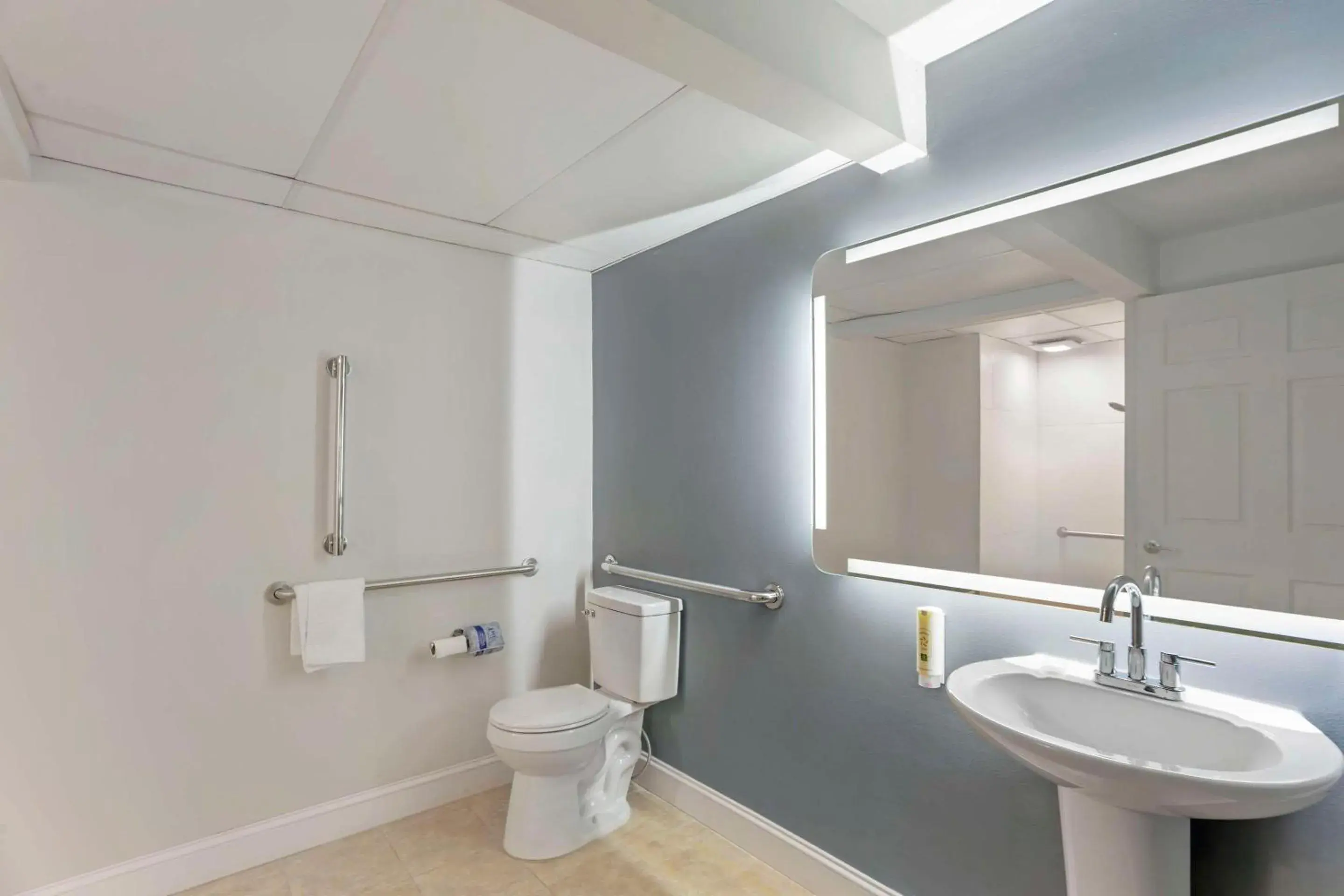 Bedroom in Mill Stream Country Inn Bedroom in Mill Stream Country Inn